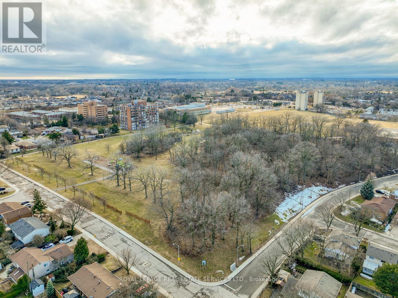 












99 MOUNTBATTEN DRIVE

,
Hamilton,




Ontario
L9C3V6

