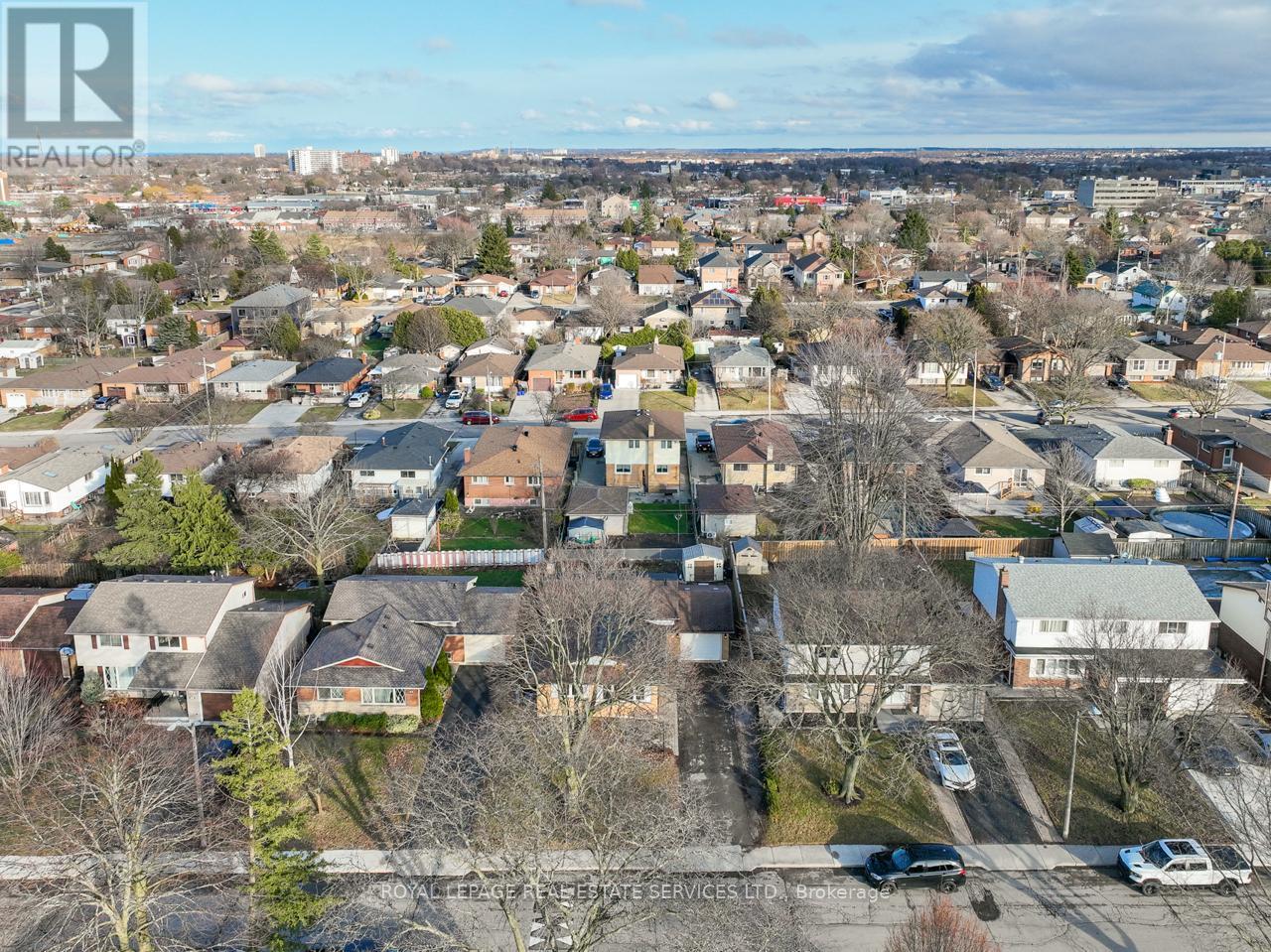 












99 MOUNTBATTEN DRIVE

,
Hamilton,




Ontario
L9C3V6

