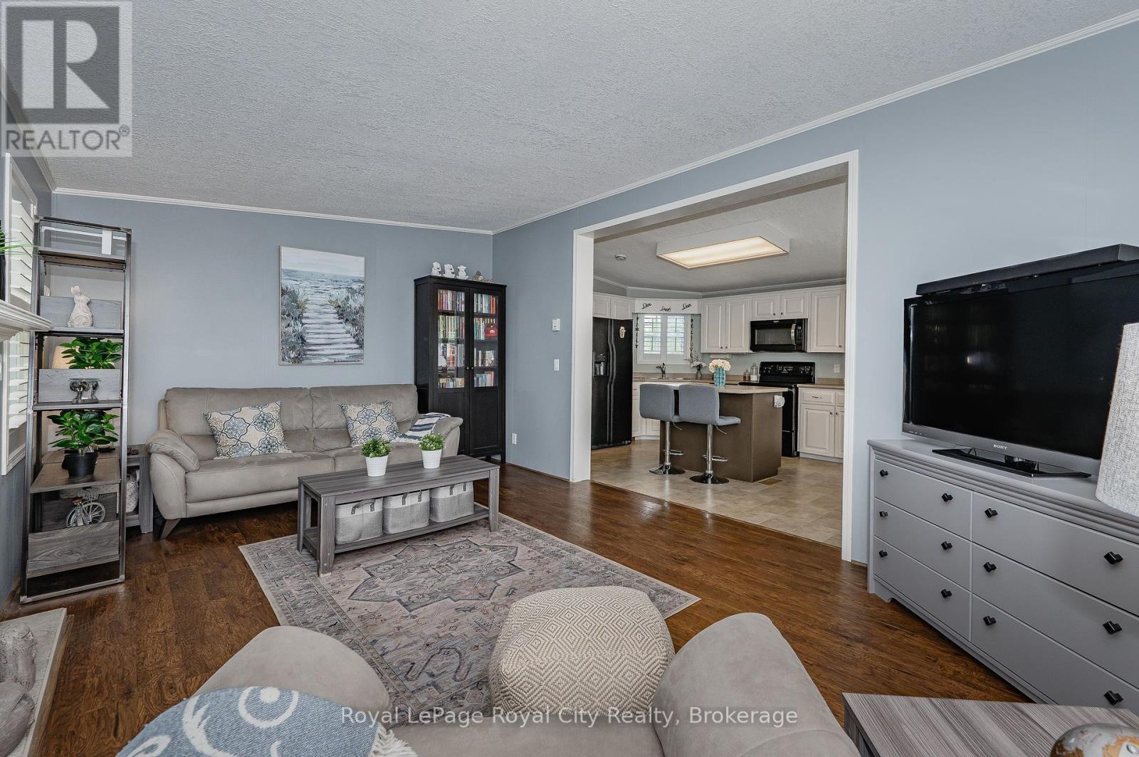 












40 BULLFROG DRIVE

,
Puslinch,




Ontario
N0B2J0

