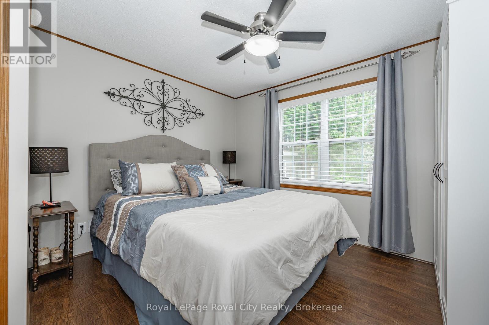 












40 BULLFROG DRIVE

,
Puslinch,




Ontario
N0B2J0

