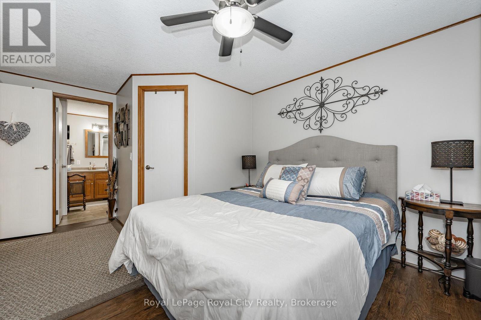 












40 BULLFROG DRIVE

,
Puslinch,




Ontario
N0B2J0

