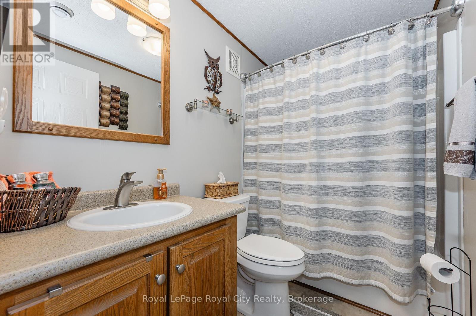 












40 BULLFROG DRIVE

,
Puslinch,




Ontario
N0B2J0

