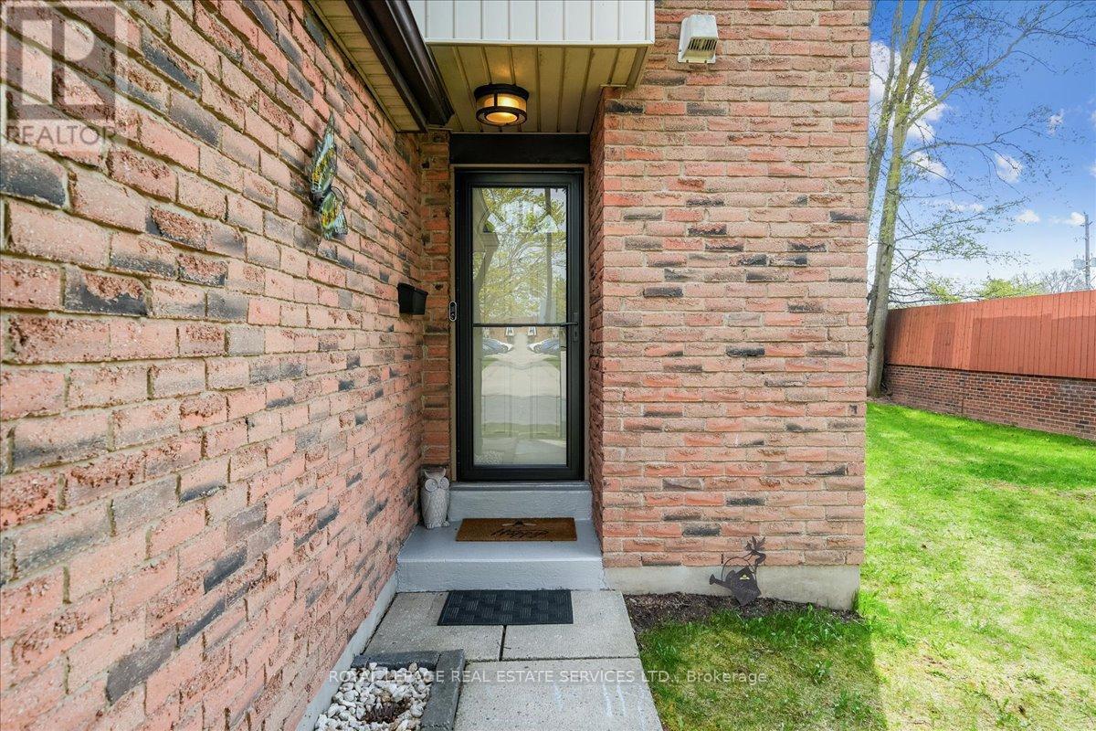 












1 - 660 OXFORD ROAD

,
Burlington,




Ontario
L7N3M1

