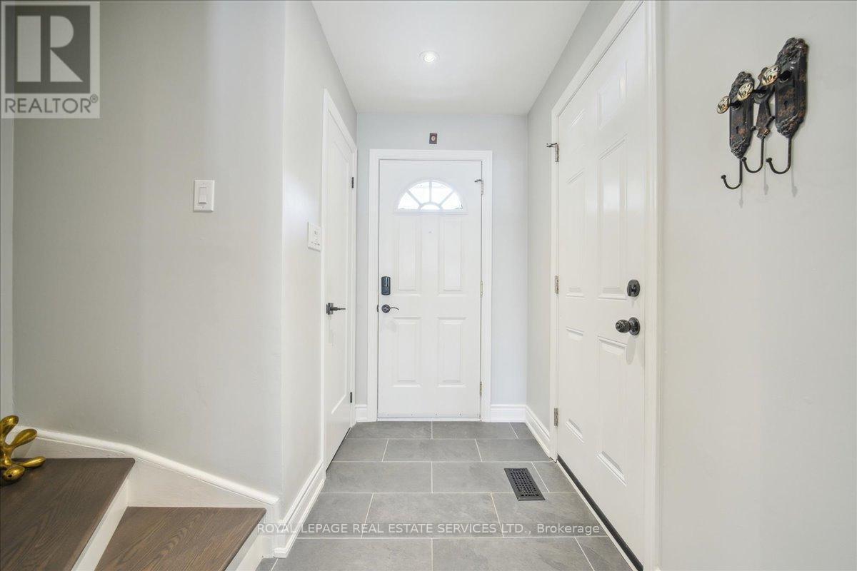 












1 - 660 OXFORD ROAD

,
Burlington,




Ontario
L7N3M1

