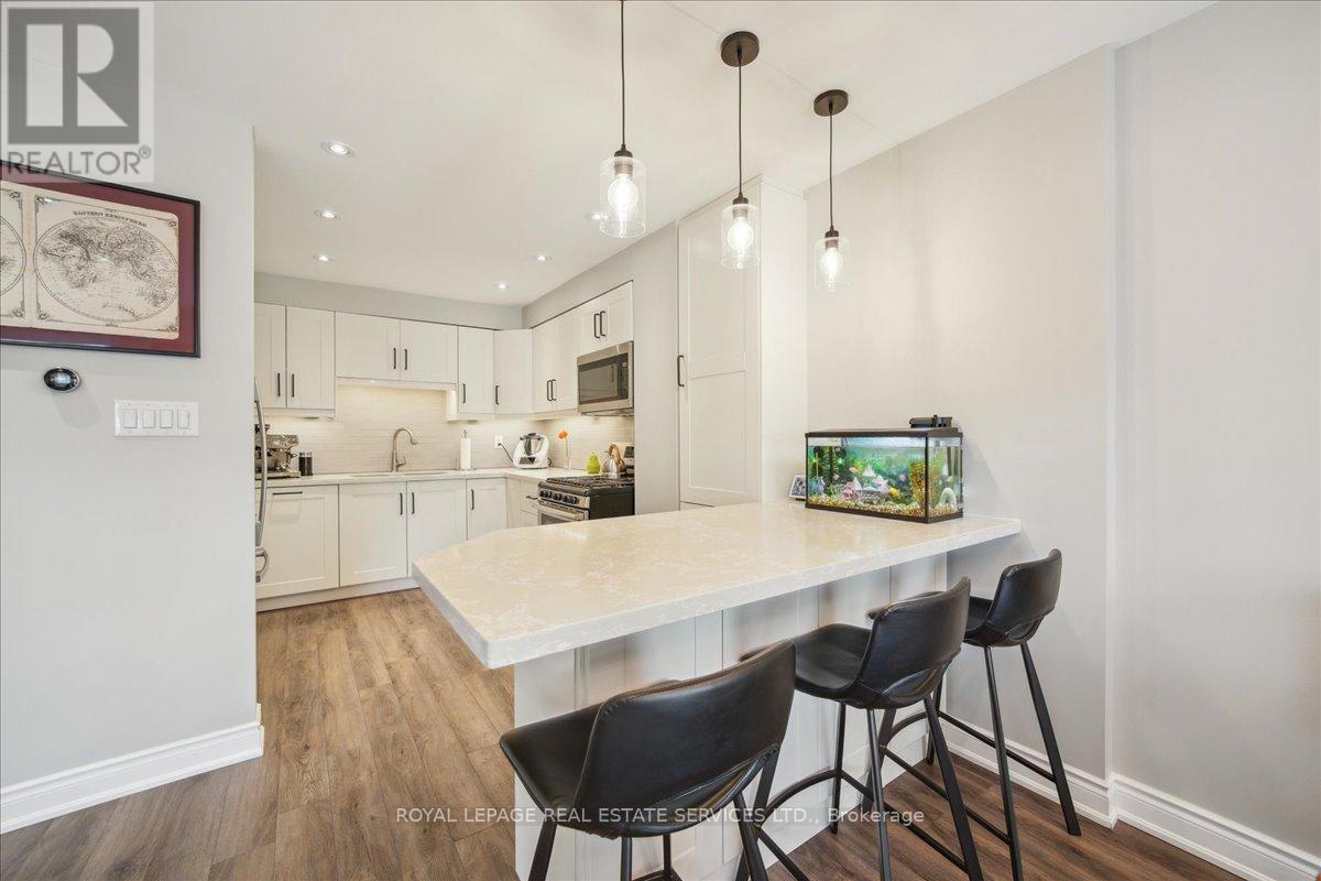 












1 - 660 OXFORD ROAD

,
Burlington,




Ontario
L7N3M1

