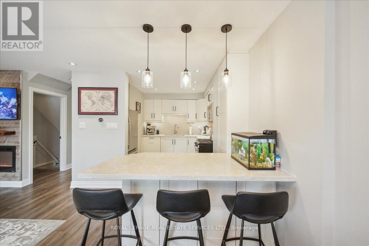 












1 - 660 OXFORD ROAD

,
Burlington,




Ontario
L7N3M1

