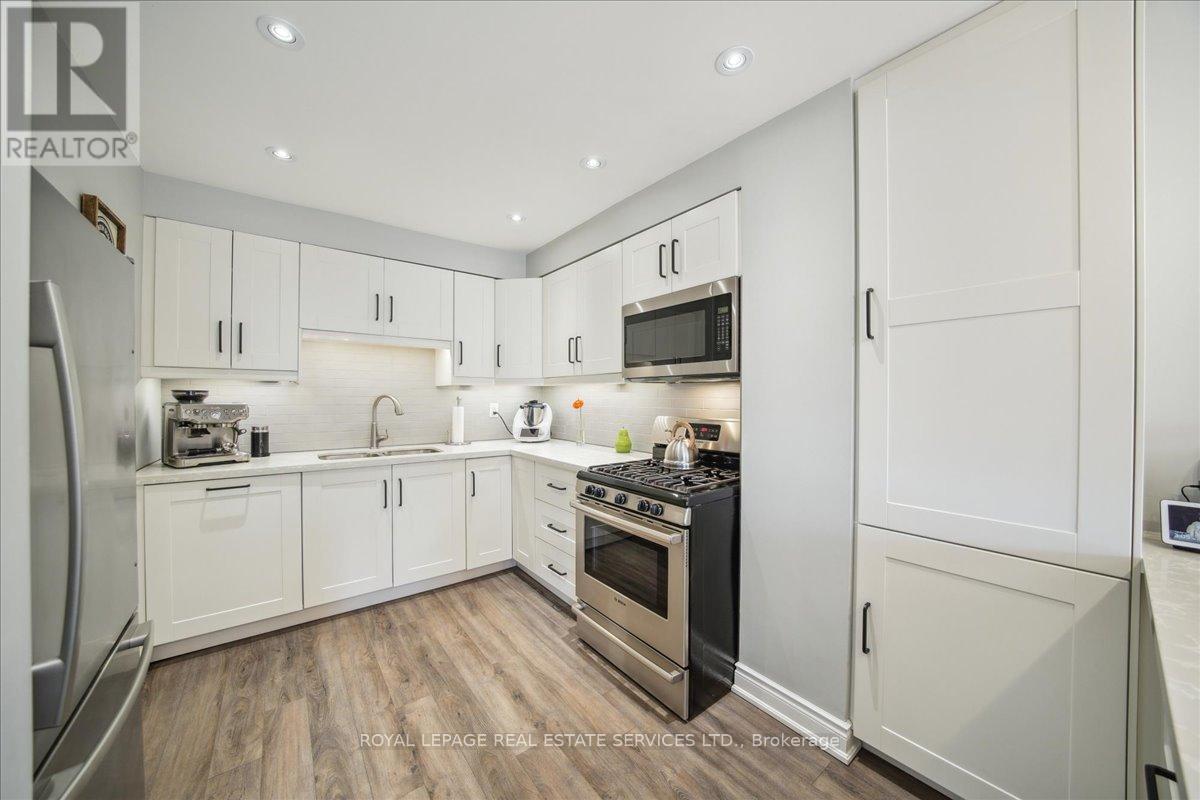 












1 - 660 OXFORD ROAD

,
Burlington,




Ontario
L7N3M1

