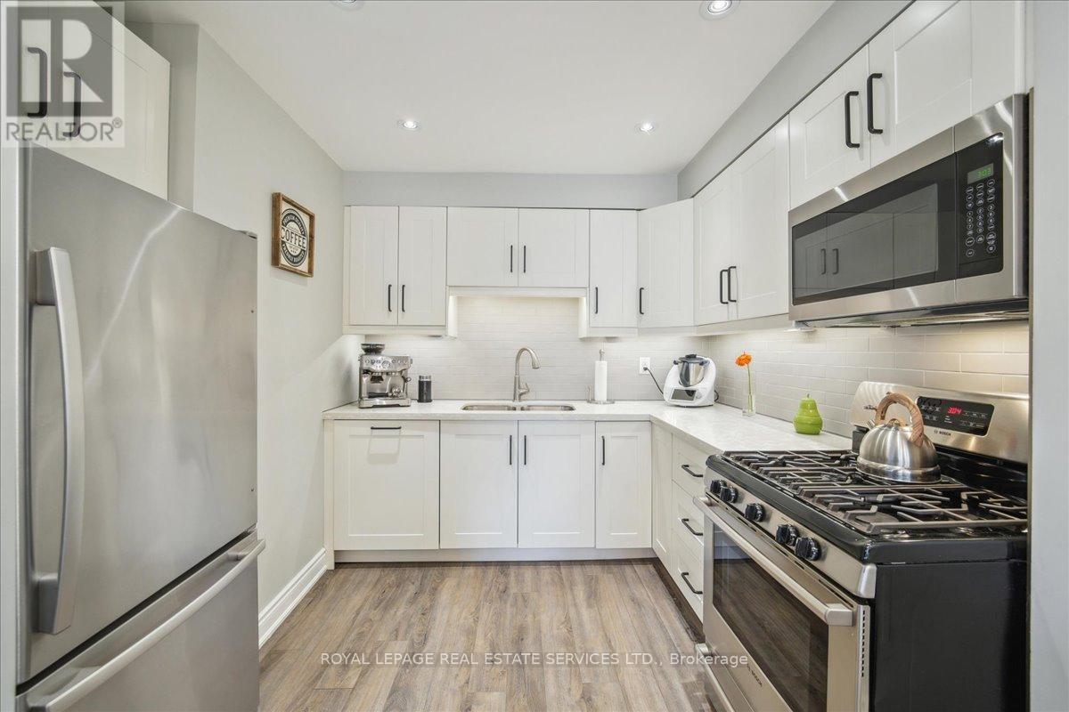 












1 - 660 OXFORD ROAD

,
Burlington,




Ontario
L7N3M1


