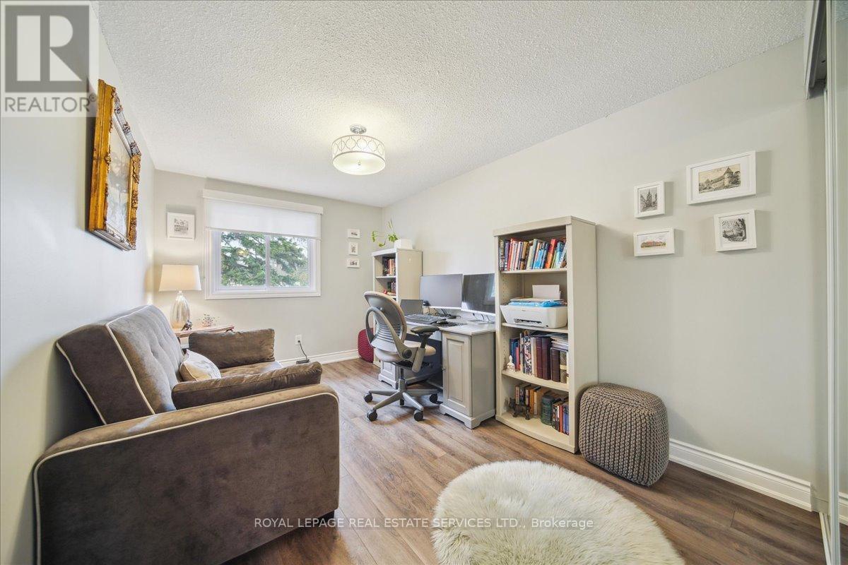 












1 - 660 OXFORD ROAD

,
Burlington,




Ontario
L7N3M1

