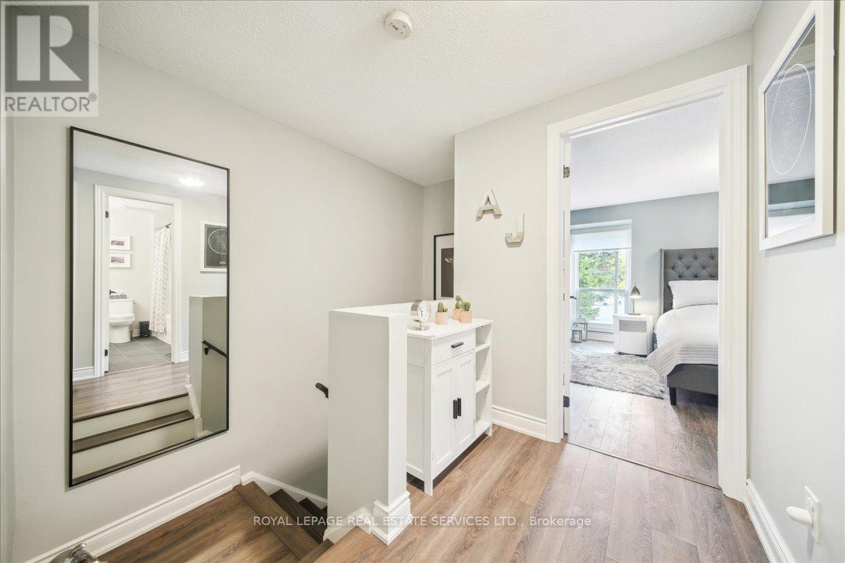 












1 - 660 OXFORD ROAD

,
Burlington,




Ontario
L7N3M1

