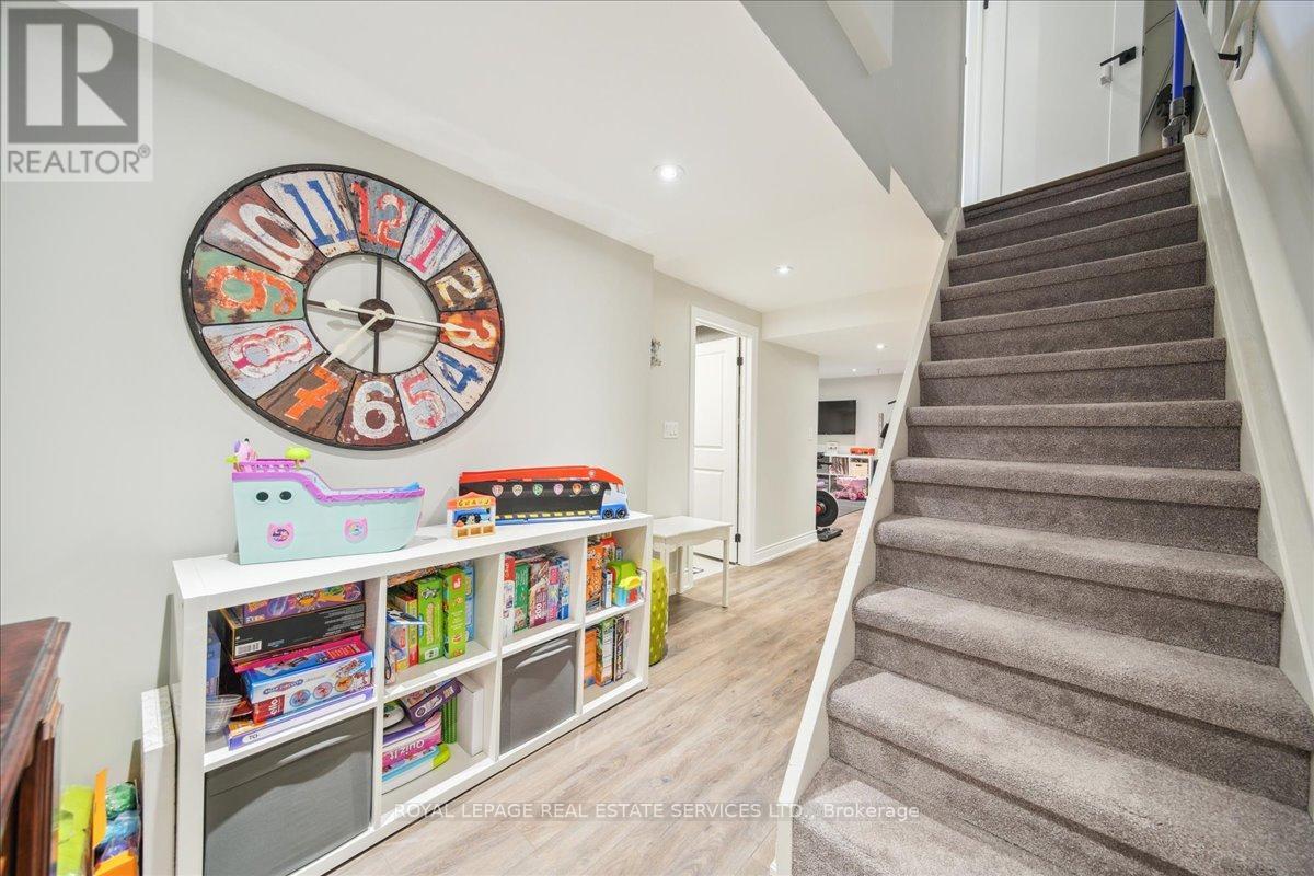 












1 - 660 OXFORD ROAD

,
Burlington,




Ontario
L7N3M1

