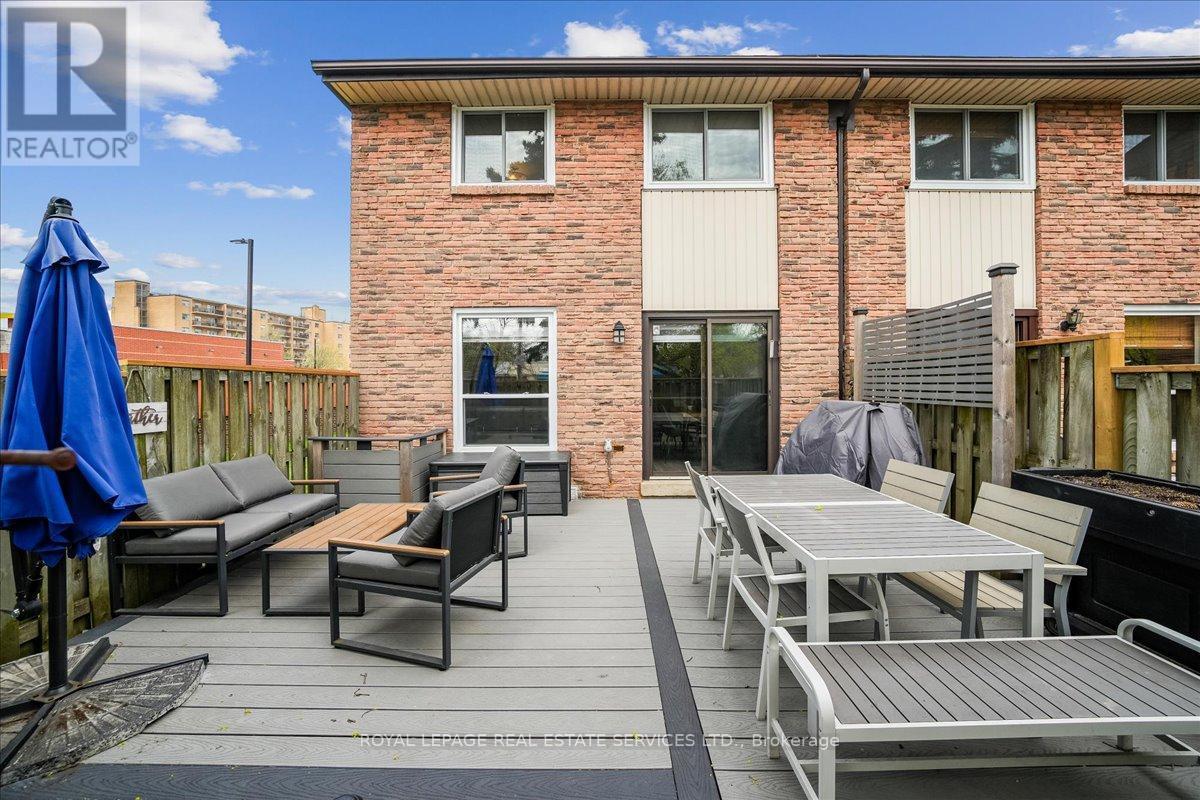 












1 - 660 OXFORD ROAD

,
Burlington,




Ontario
L7N3M1

