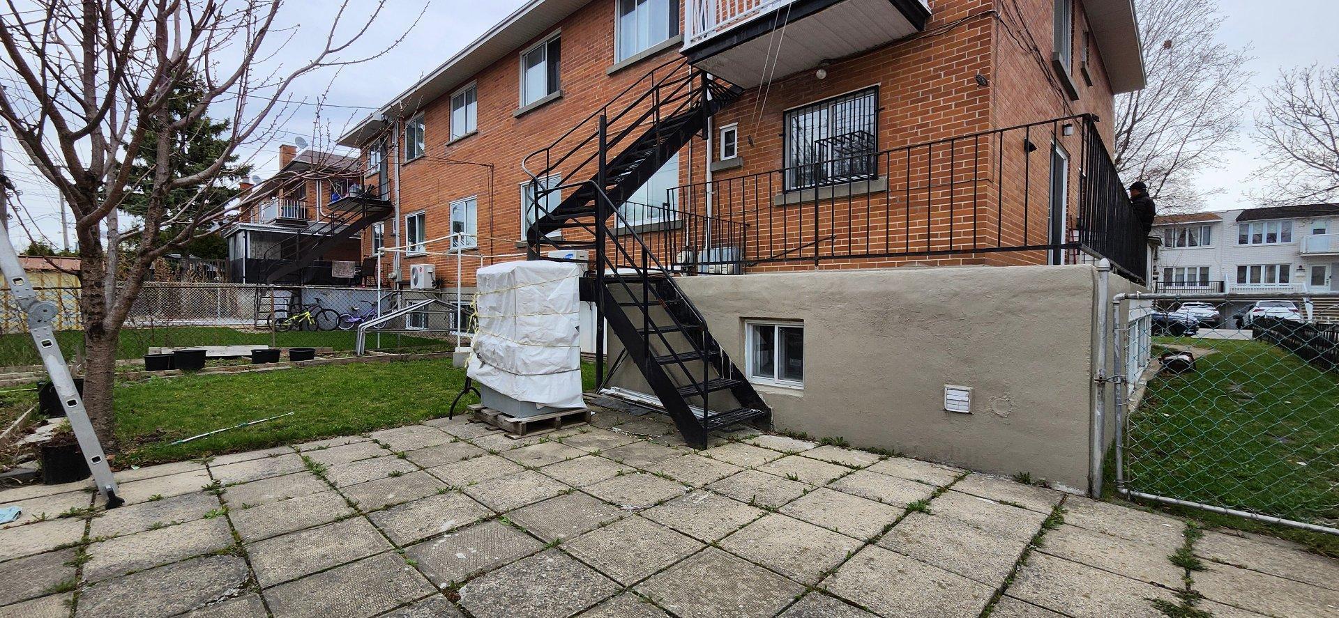 









6075


Rue Rina-Lasnier

,
Montréal (Saint-Léonard),




QC
H1T1R5

