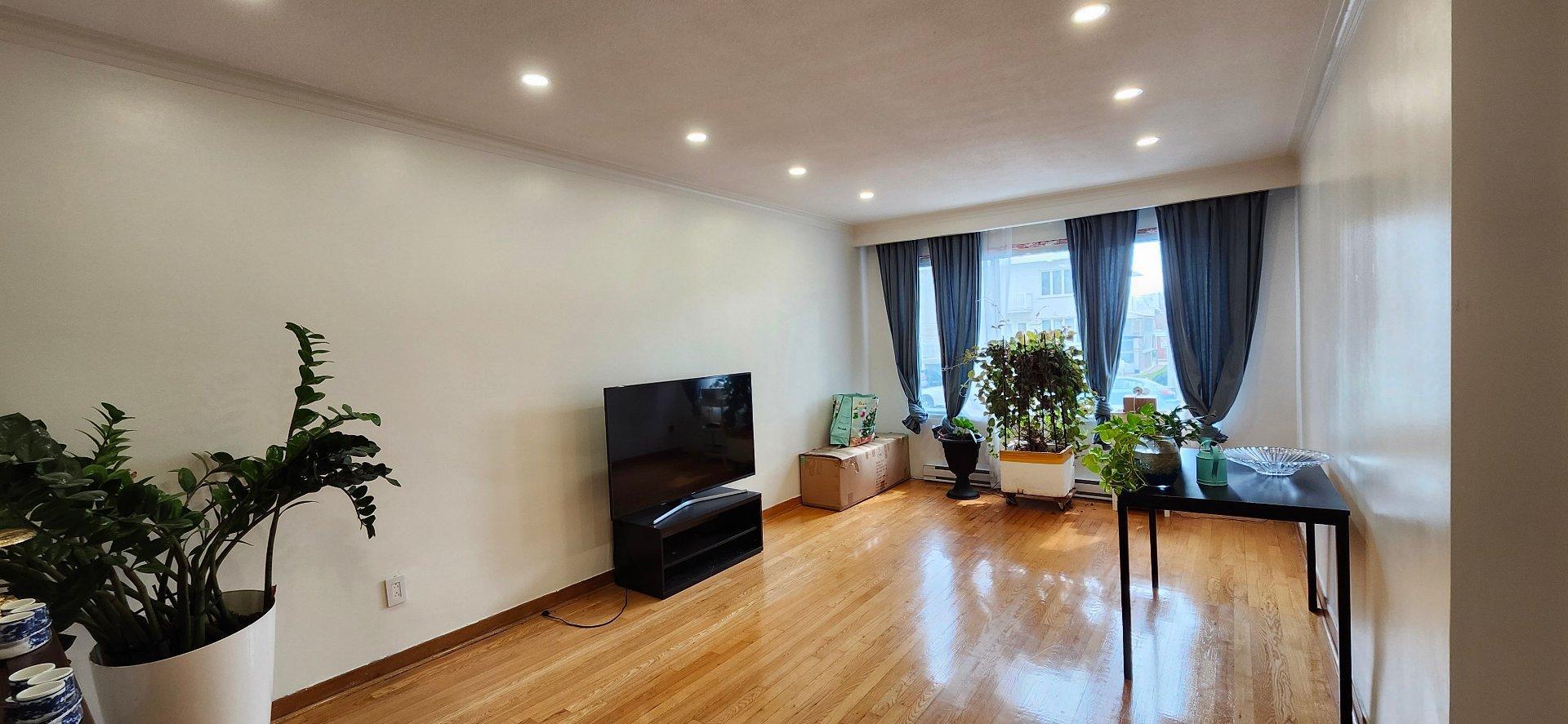 









6075


Rue Rina-Lasnier

,
Montréal (Saint-Léonard),




QC
H1T1R5

