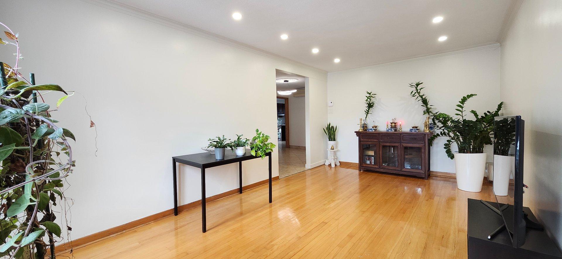 









6075


Rue Rina-Lasnier

,
Montréal (Saint-Léonard),




QC
H1T1R5


