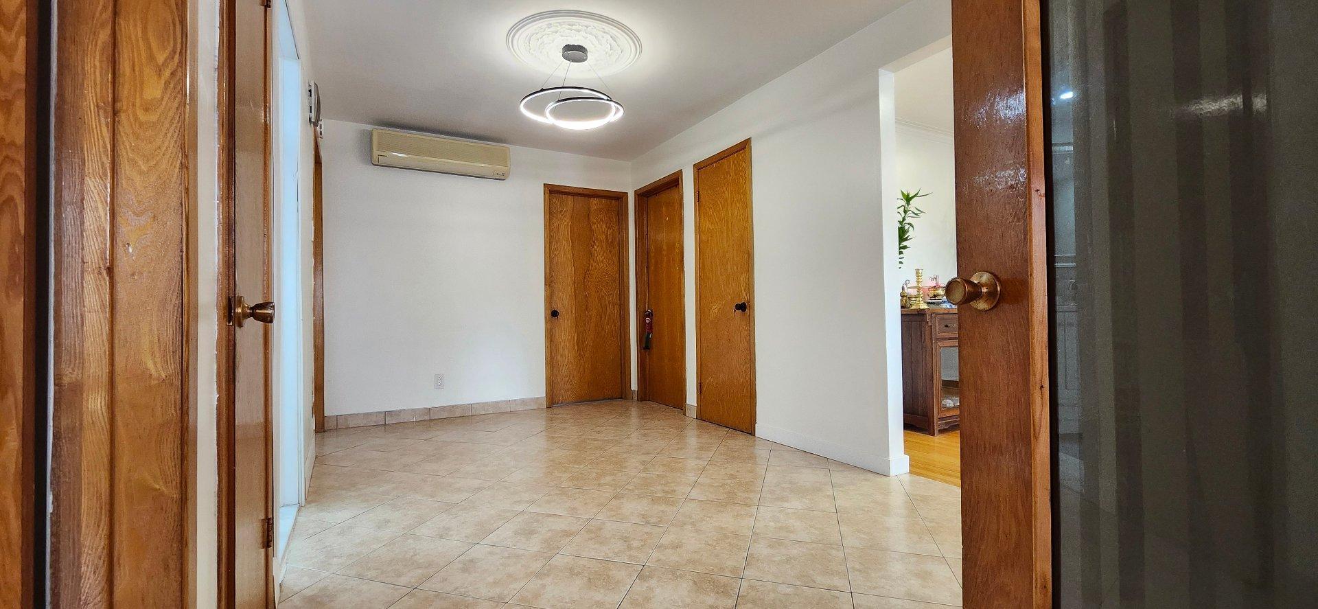 









6075


Rue Rina-Lasnier

,
Montréal (Saint-Léonard),




QC
H1T1R5

