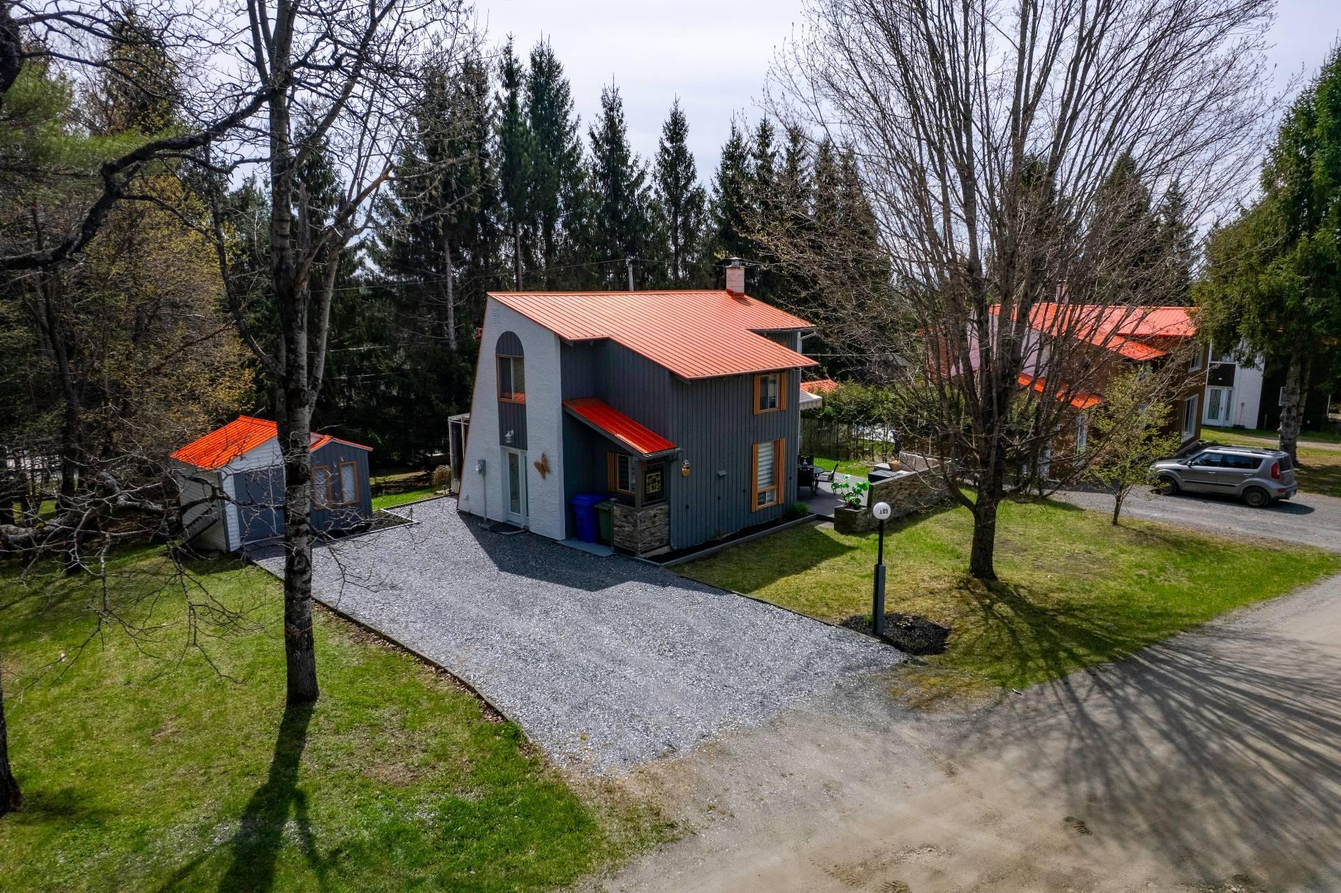 









105


Rue des Chênes

,
Orford,




QC
J1X7A6

