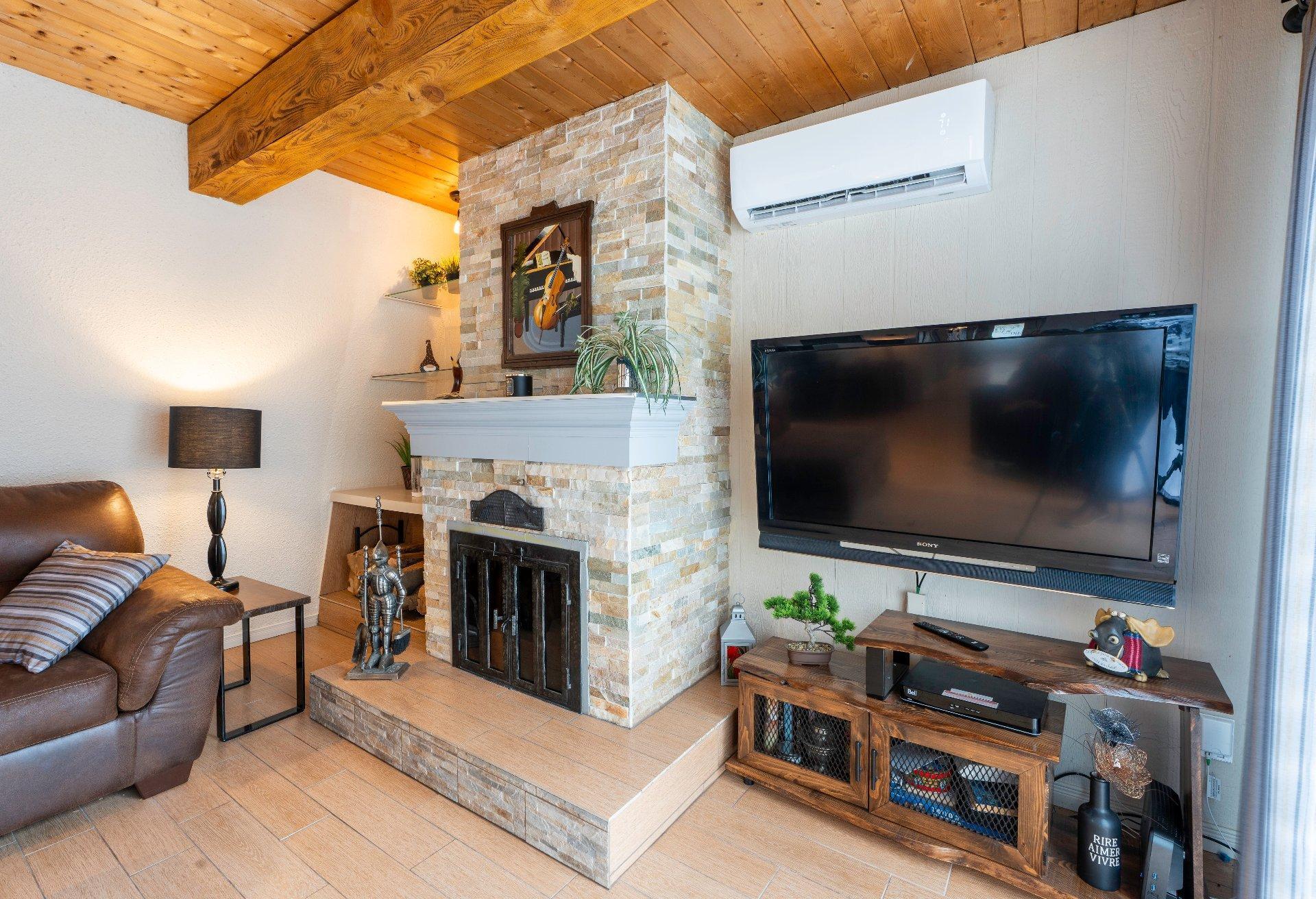 









105


Rue des Chênes

,
Orford,




QC
J1X7A6

