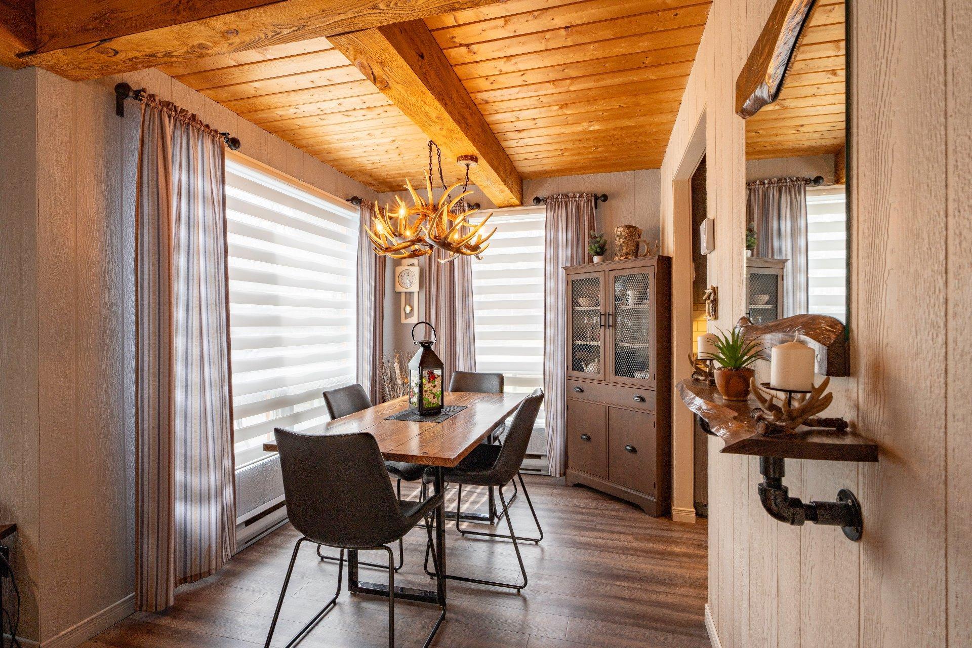 









105


Rue des Chênes

,
Orford,




QC
J1X7A6

