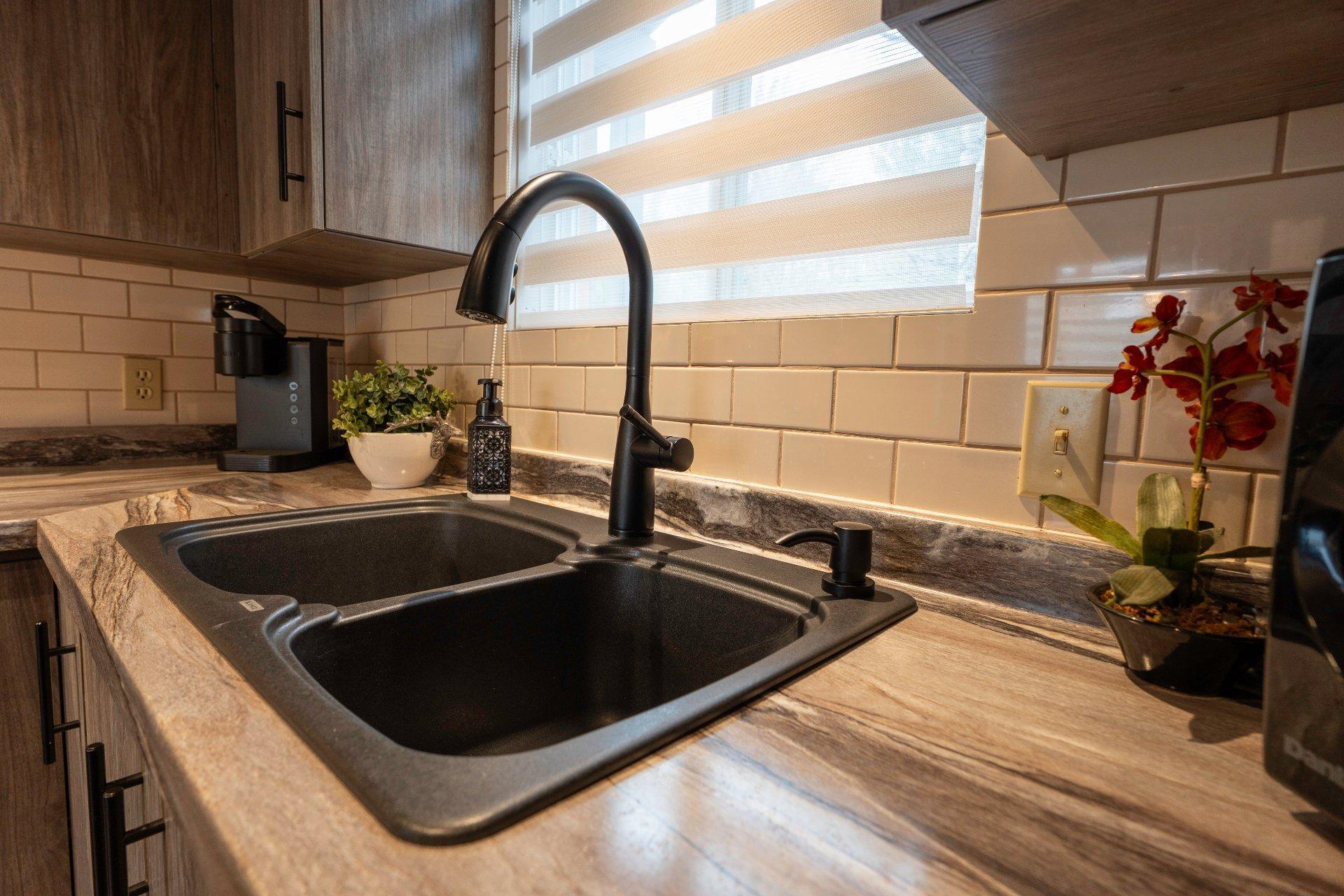 









105


Rue des Chênes

,
Orford,




QC
J1X7A6

