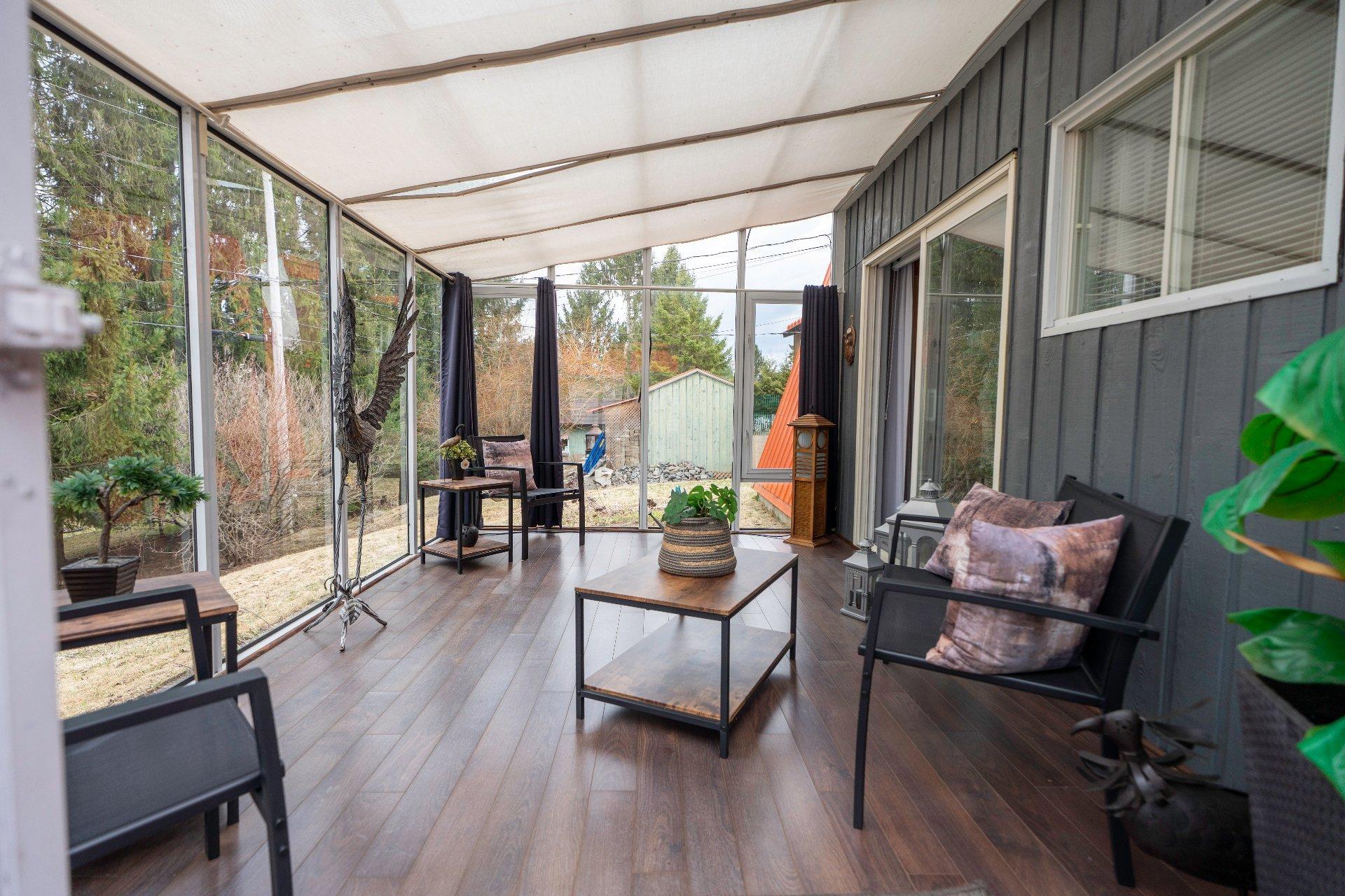 









105


Rue des Chênes

,
Orford,




QC
J1X7A6

