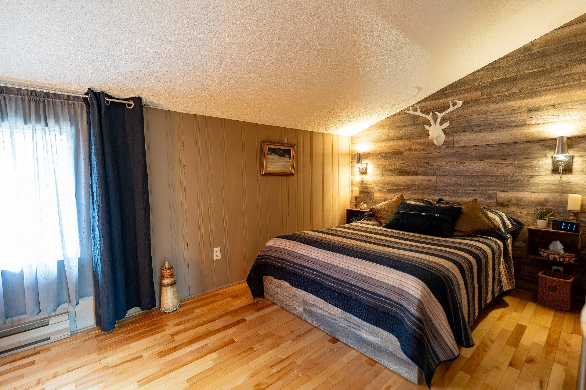 









105


Rue des Chênes

,
Orford,




QC
J1X7A6

