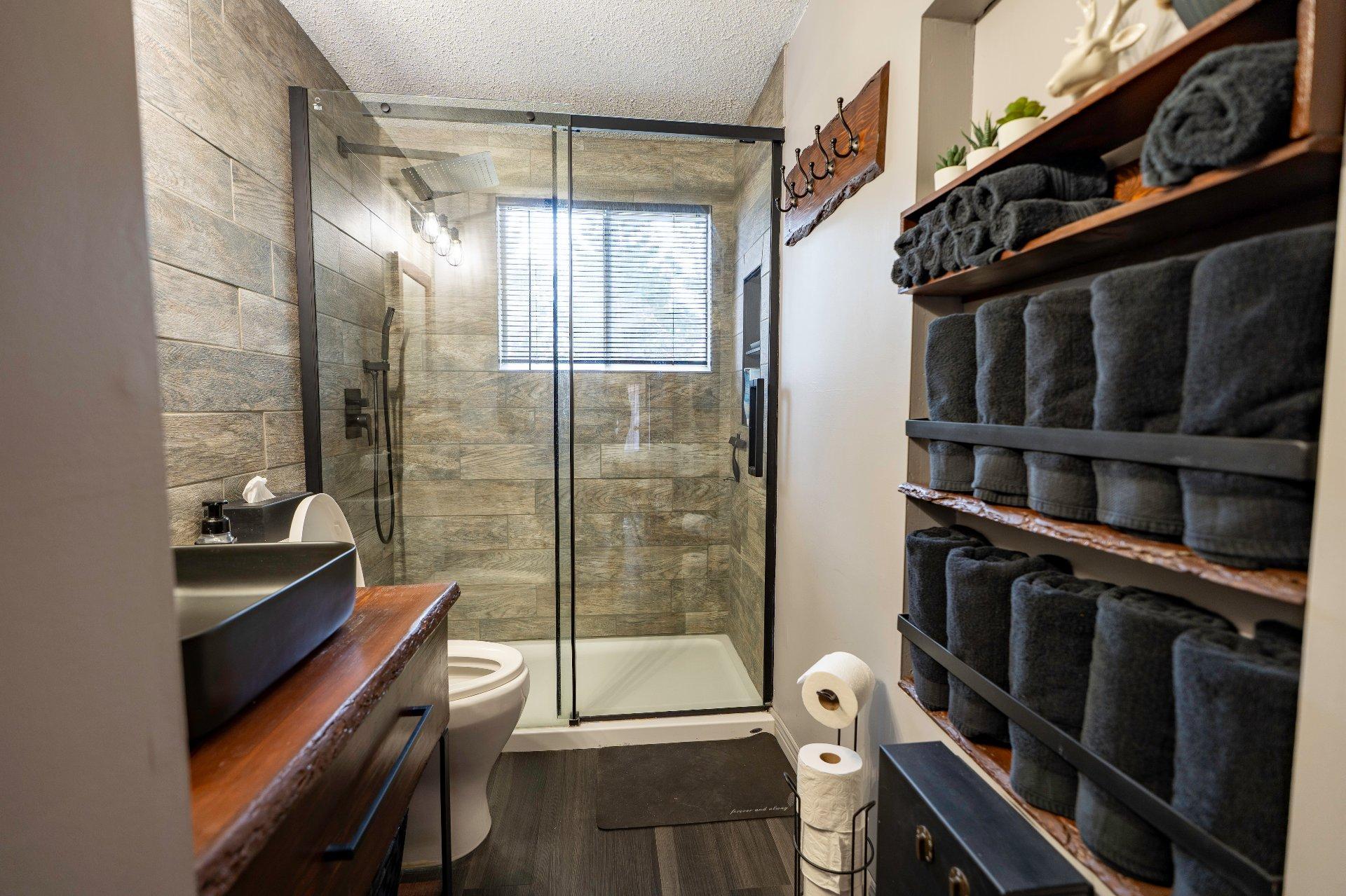 









105


Rue des Chênes

,
Orford,




QC
J1X7A6

