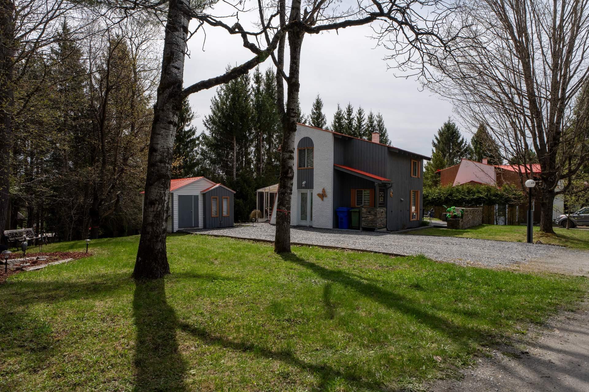 









105


Rue des Chênes

,
Orford,




QC
J1X7A6

