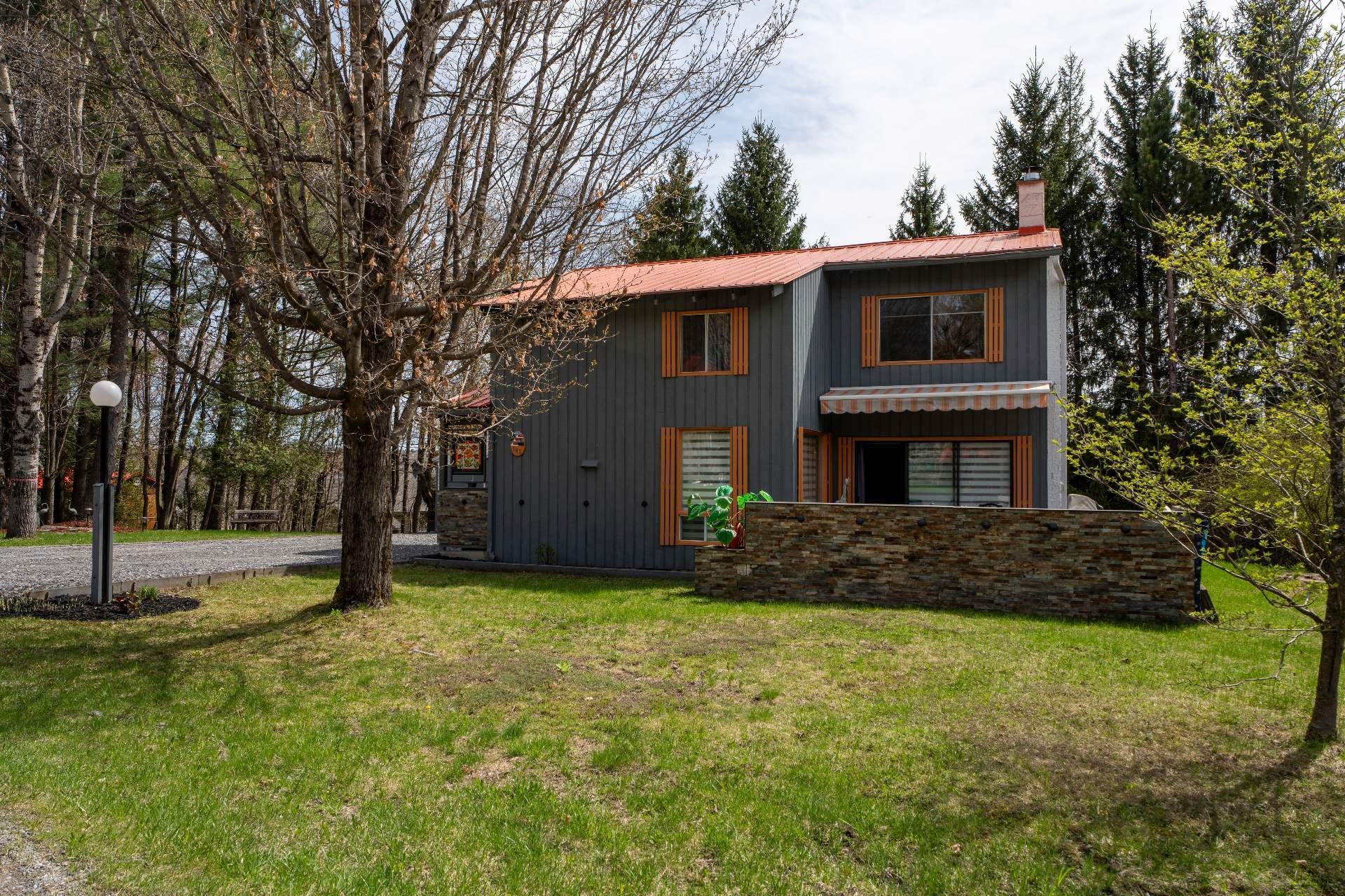 









105


Rue des Chênes

,
Orford,




QC
J1X7A6


