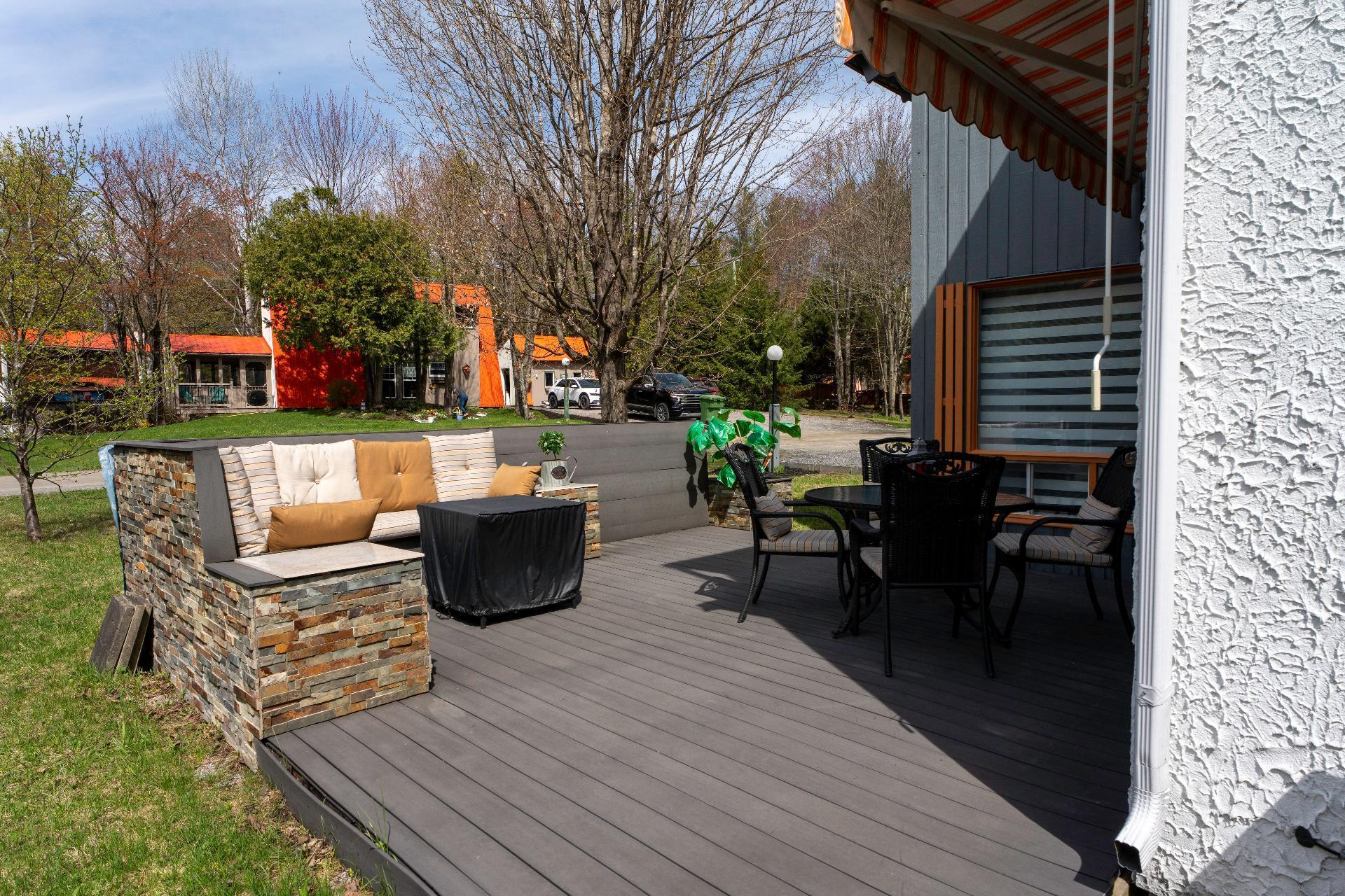 









105


Rue des Chênes

,
Orford,




QC
J1X7A6

