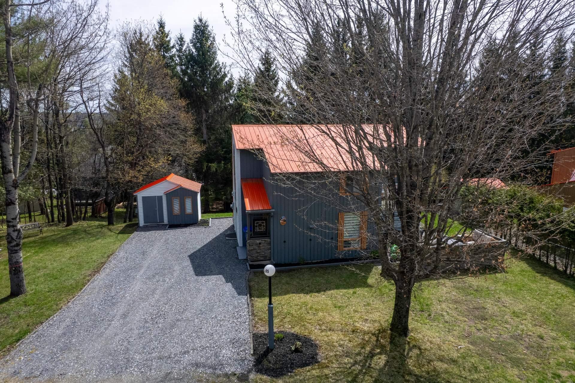 









105


Rue des Chênes

,
Orford,




QC
J1X7A6

