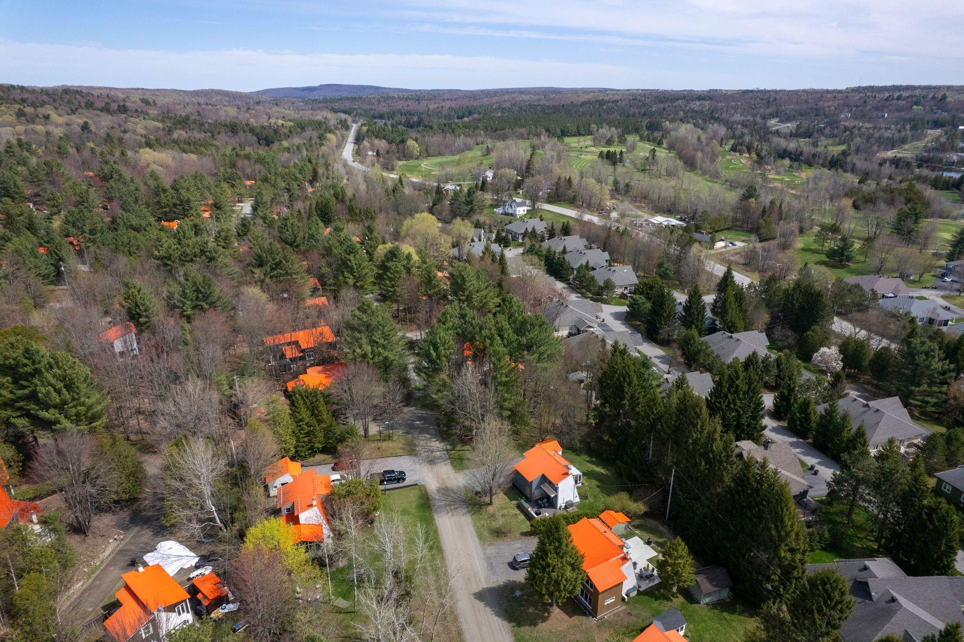 









105


Rue des Chênes

,
Orford,




QC
J1X7A6

