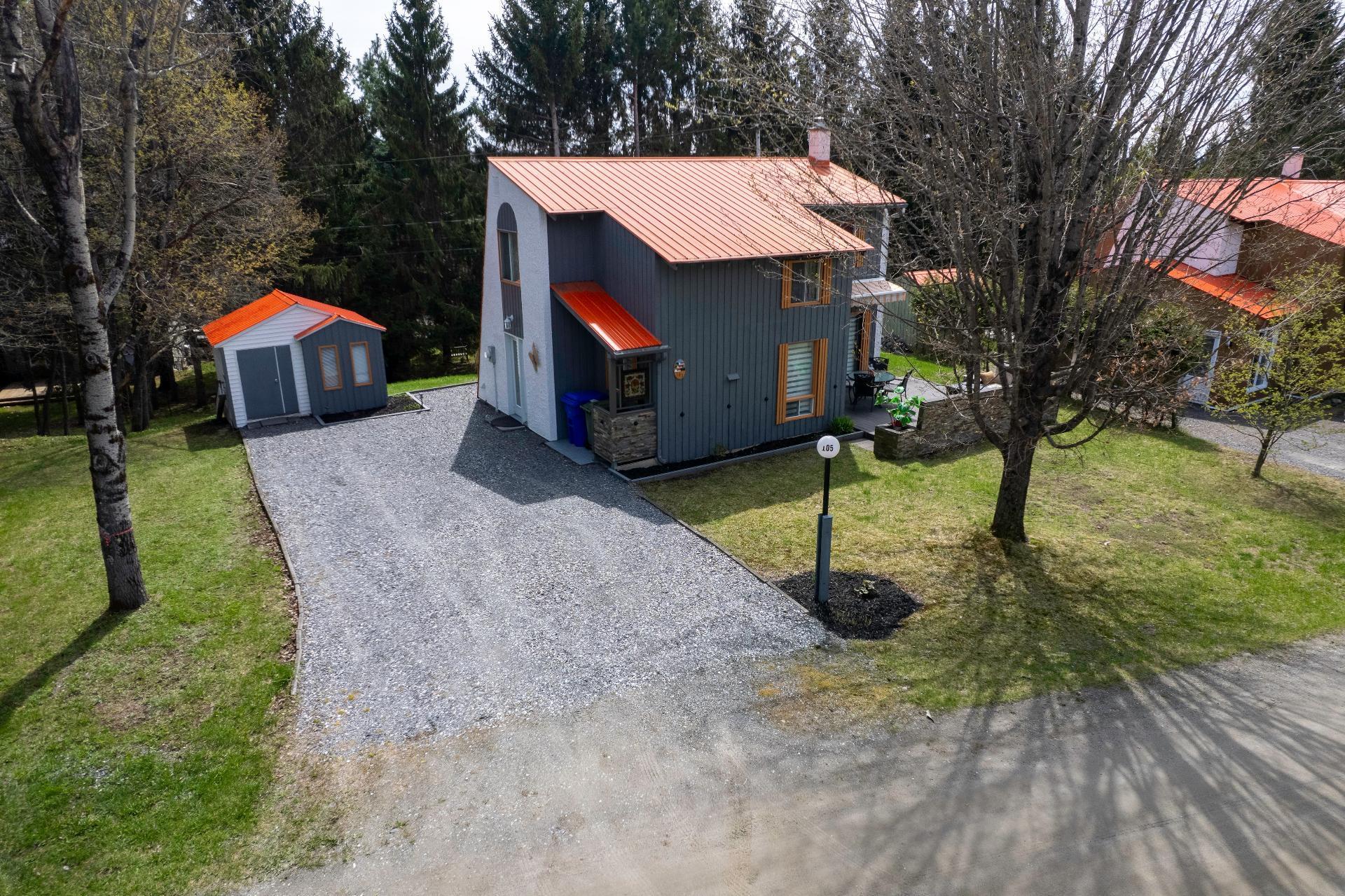 









105


Rue des Chênes

,
Orford,




QC
J1X7A6

