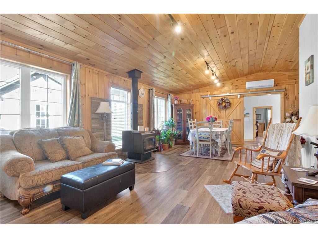 









1937


Melanson

RD,
Lakeville,




NB
E1H 2C6

