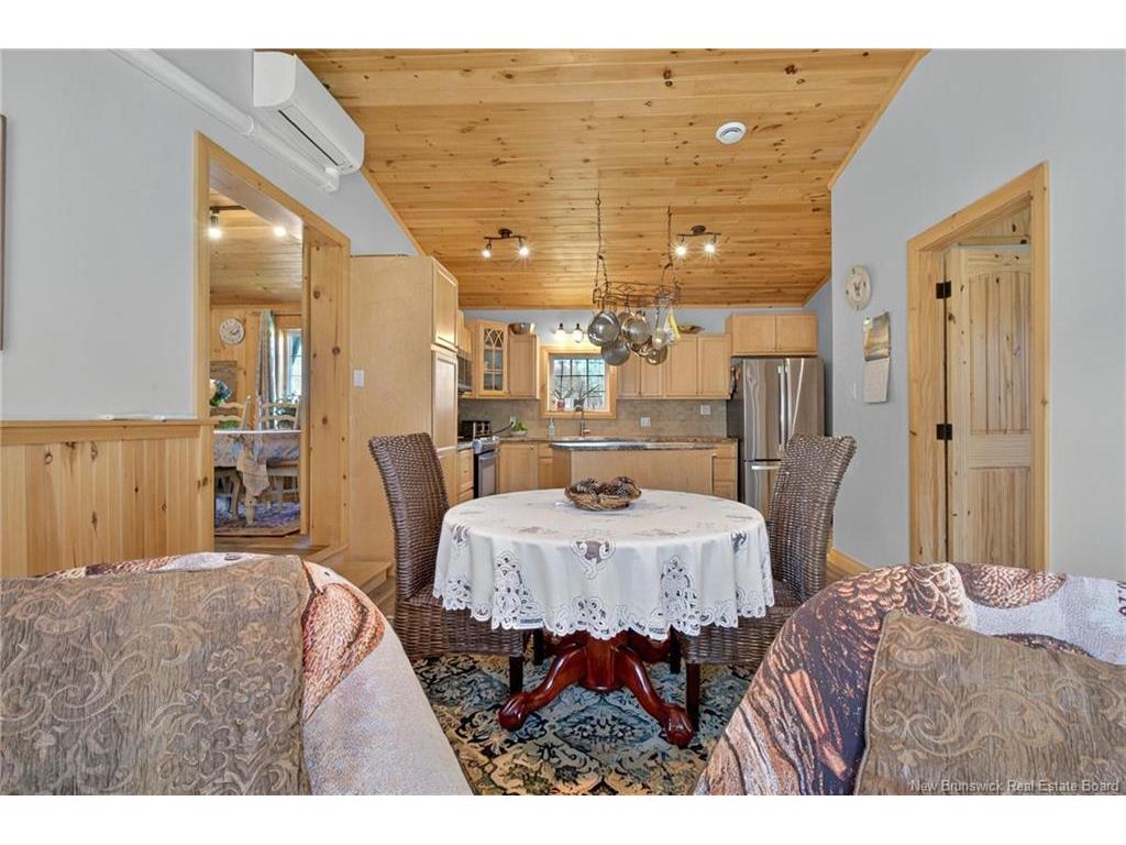 









1937


Melanson

RD,
Lakeville,




NB
E1H 2C6


