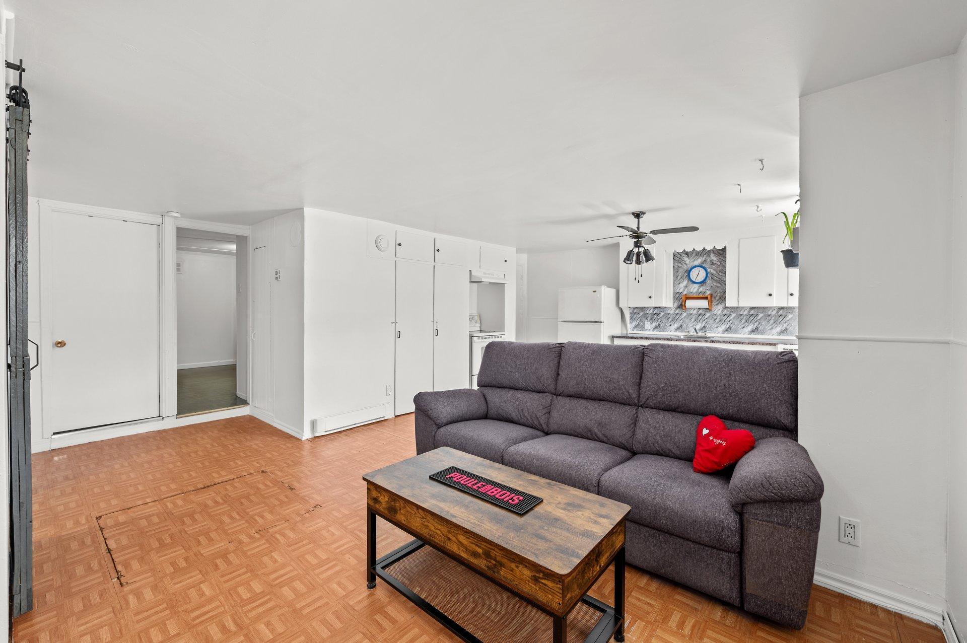









588Z

 - 590Z


Rue Lajeunesse

,
Sainte-Agathe-des-Monts,




QC
J8C2Y6

