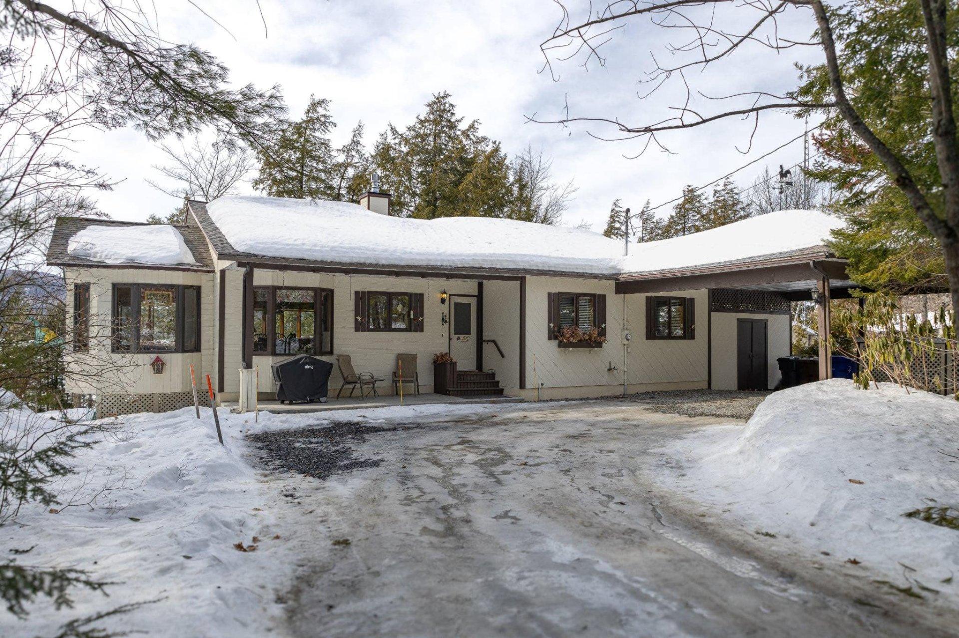 









1050


Ch. Marois

,
Saint-Denis-de-Brompton,




QC
J0B2P0

