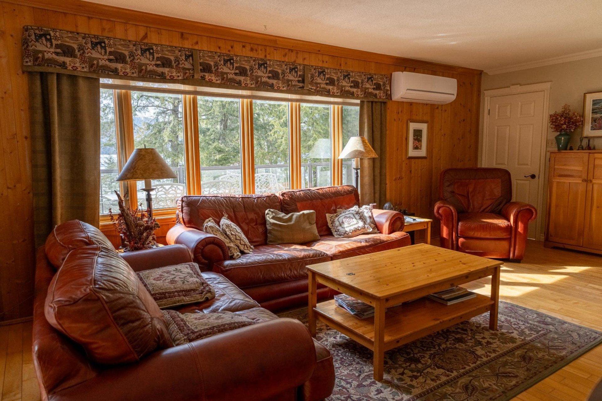 









1050


Ch. Marois

,
Saint-Denis-de-Brompton,




QC
J0B2P0

