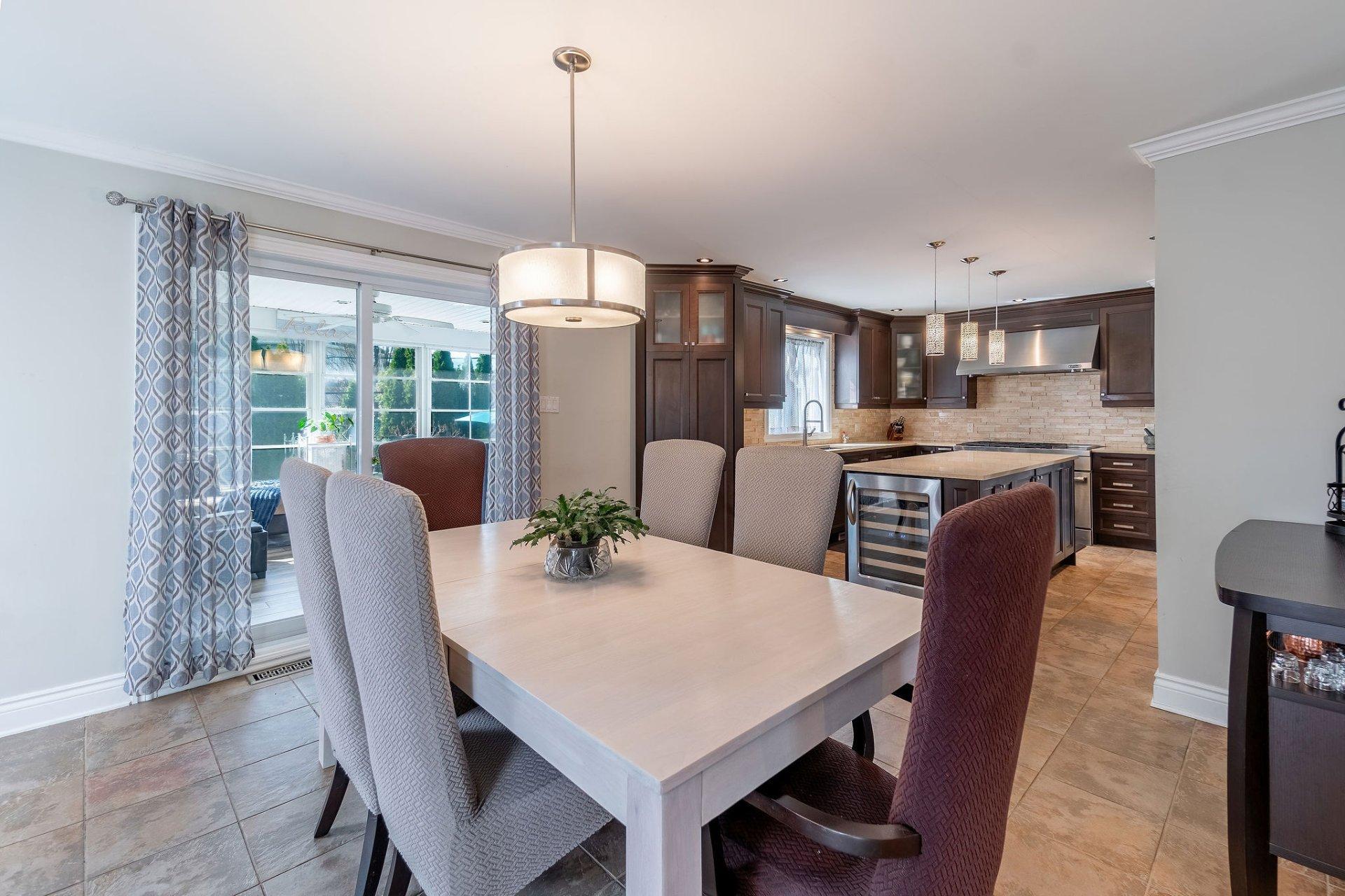 









111


Rue Thibert

,
Saint-Constant,




QC
J5A2S4

