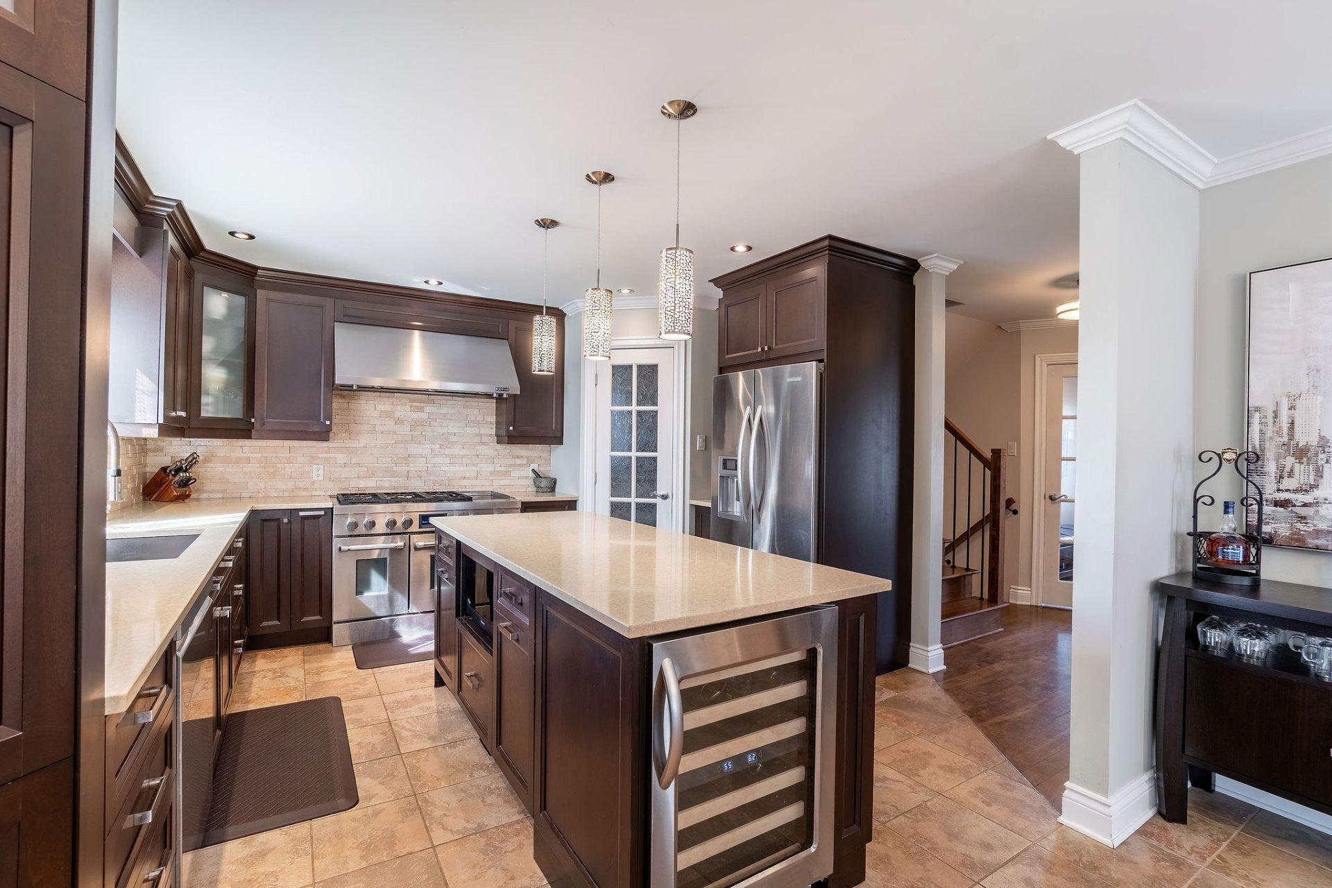 









111


Rue Thibert

,
Saint-Constant,




QC
J5A2S4

