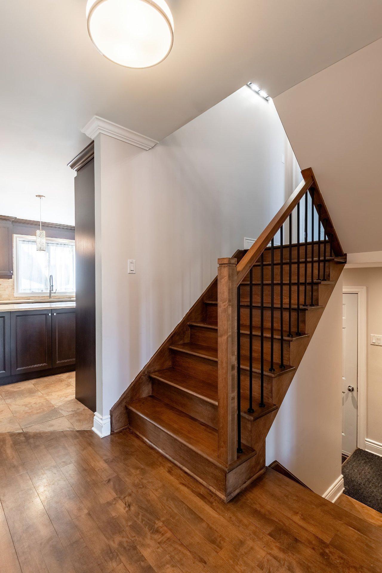 









111


Rue Thibert

,
Saint-Constant,




QC
J5A2S4

