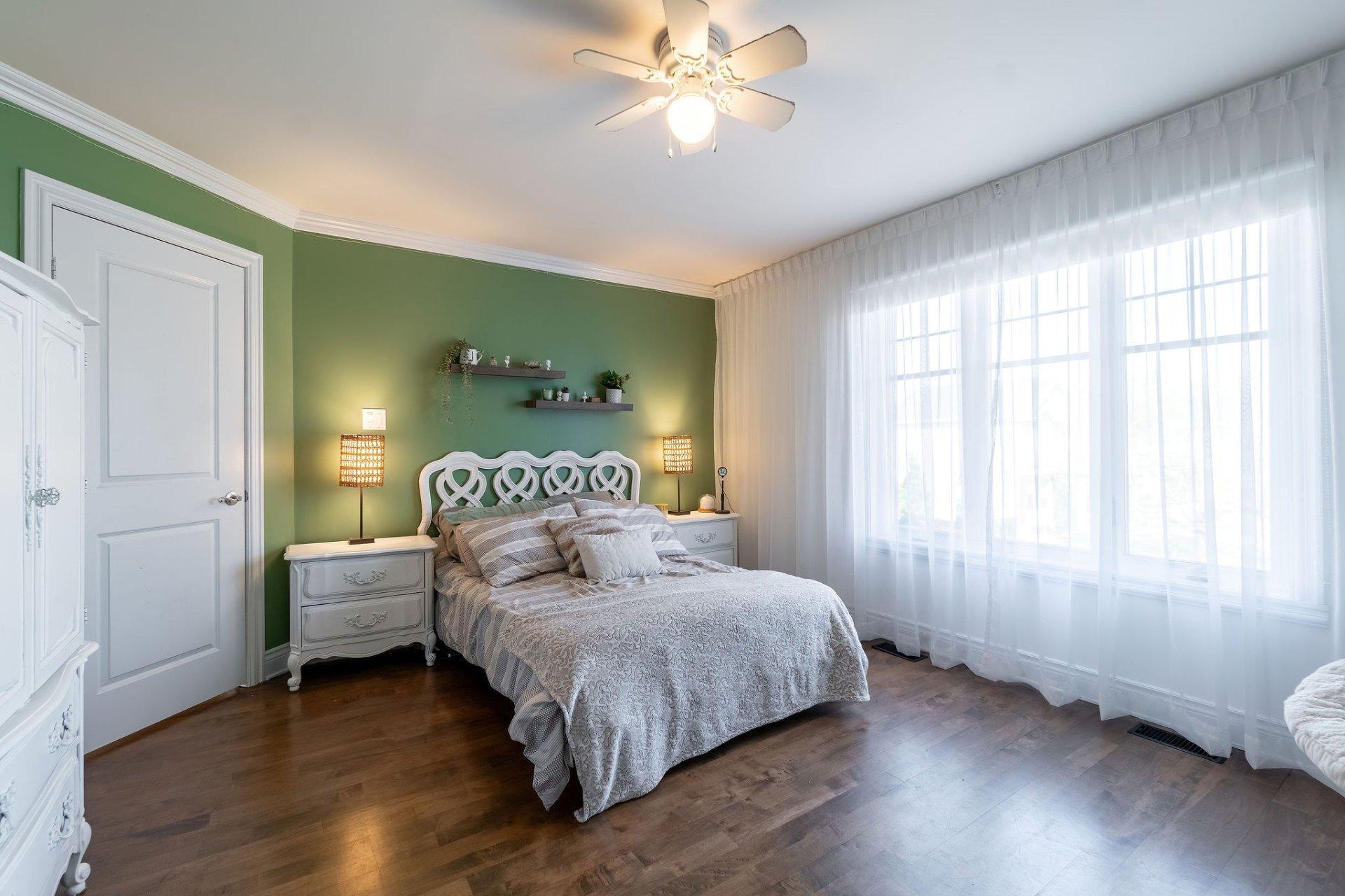 









111


Rue Thibert

,
Saint-Constant,




QC
J5A2S4

