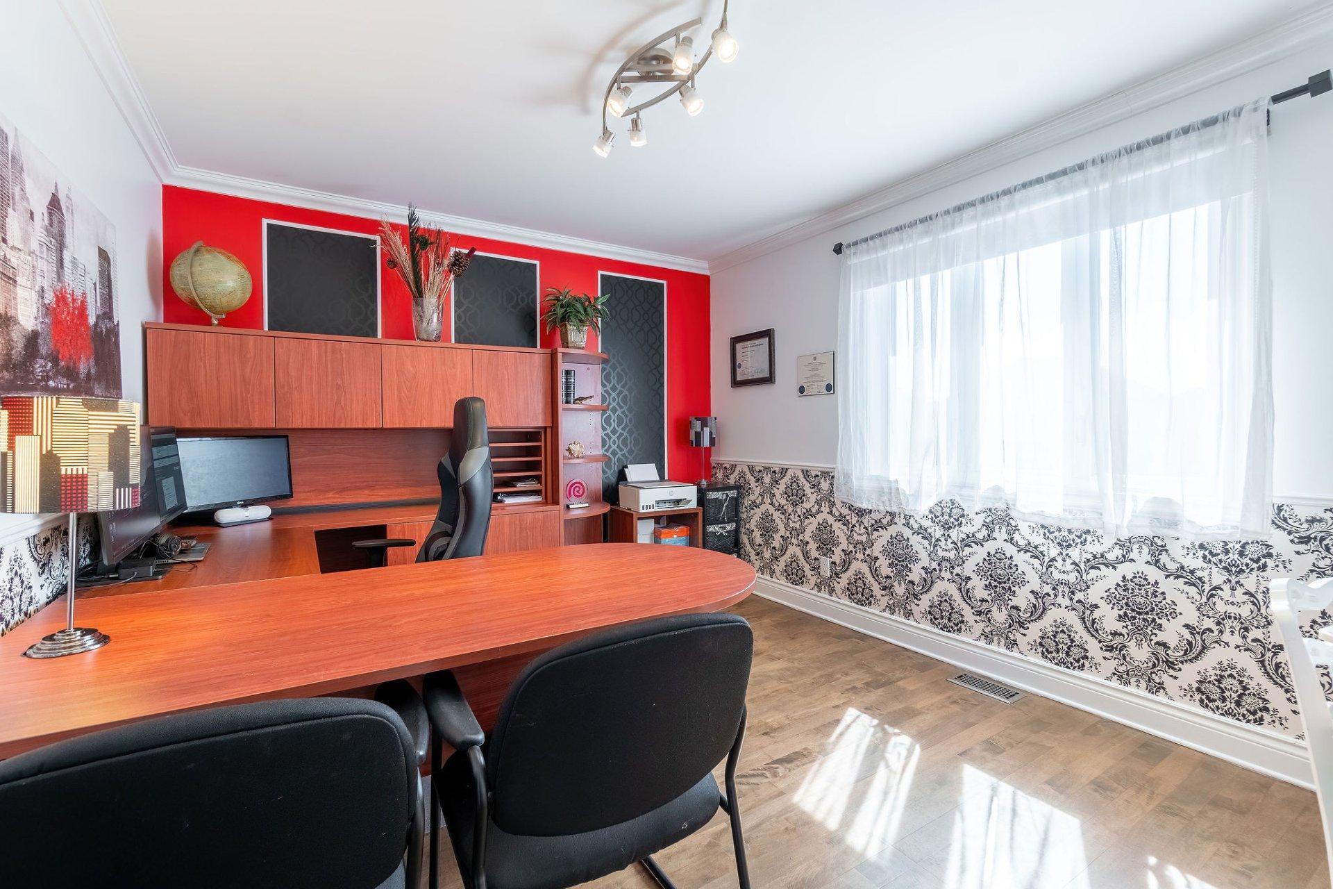 









111


Rue Thibert

,
Saint-Constant,




QC
J5A2S4

