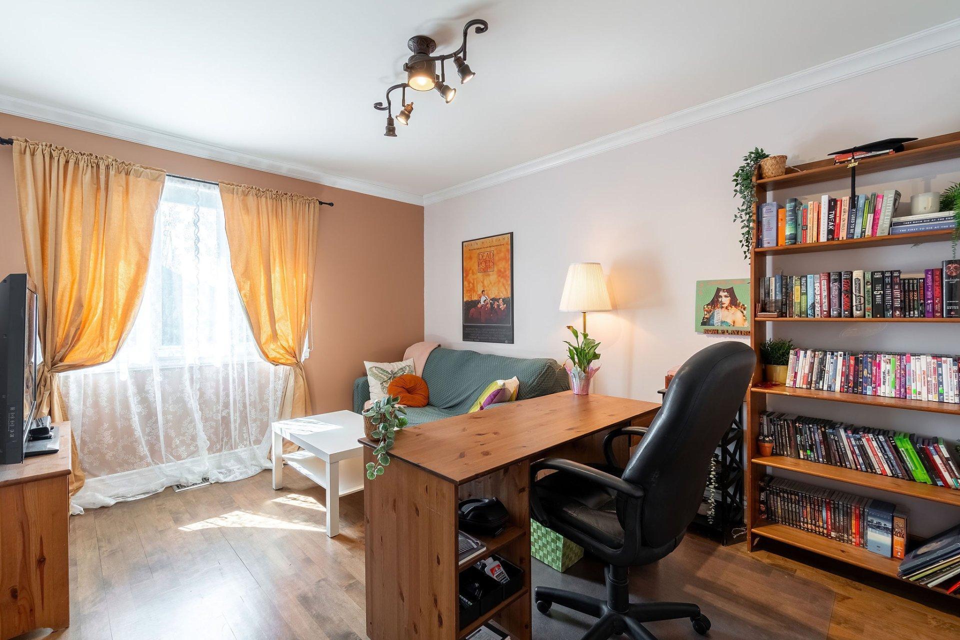 









111


Rue Thibert

,
Saint-Constant,




QC
J5A2S4

