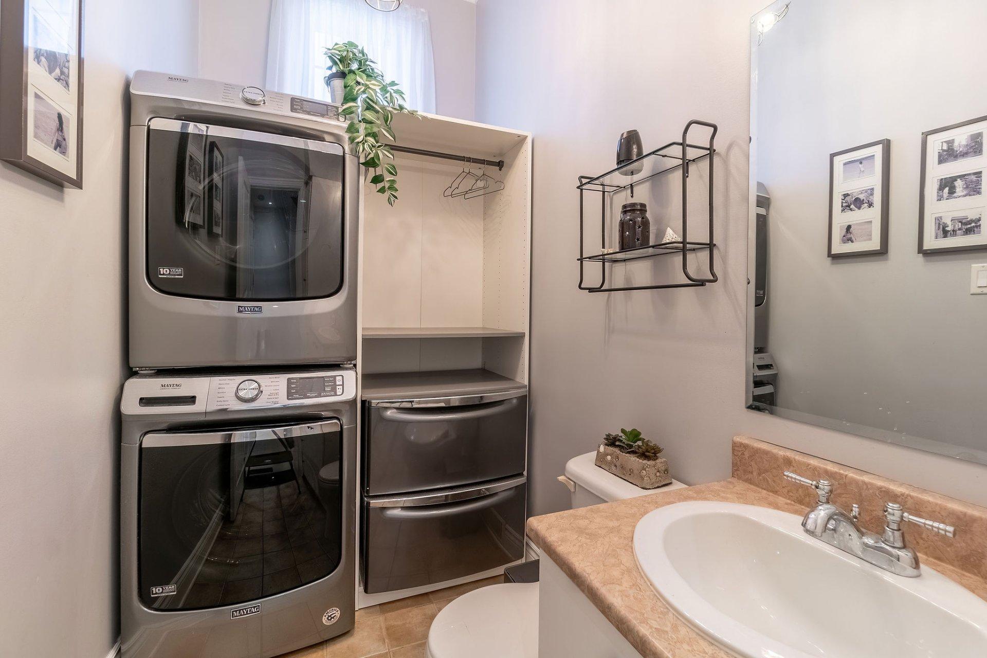 









111


Rue Thibert

,
Saint-Constant,




QC
J5A2S4

