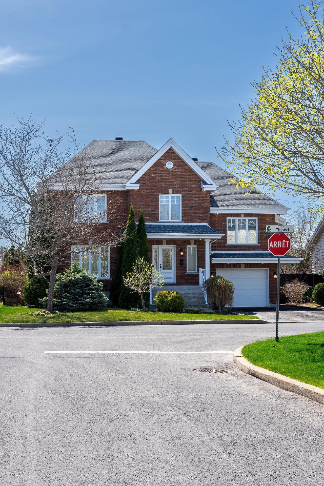 









111


Rue Thibert

,
Saint-Constant,




QC
J5A2S4

