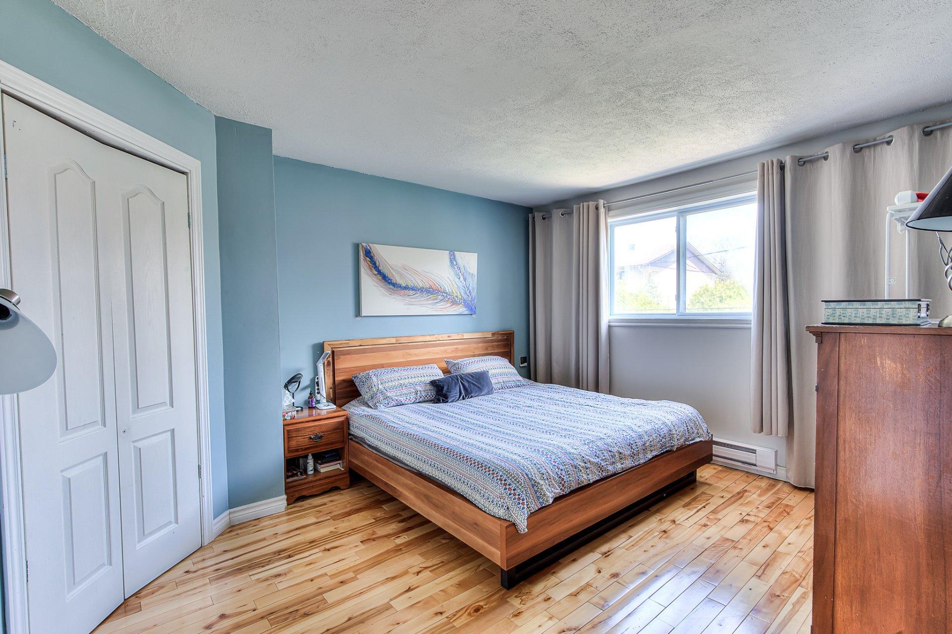 









534


Rue de Megève

,
Laval (Laval-des-Rapides),




QC
H7N5G3


