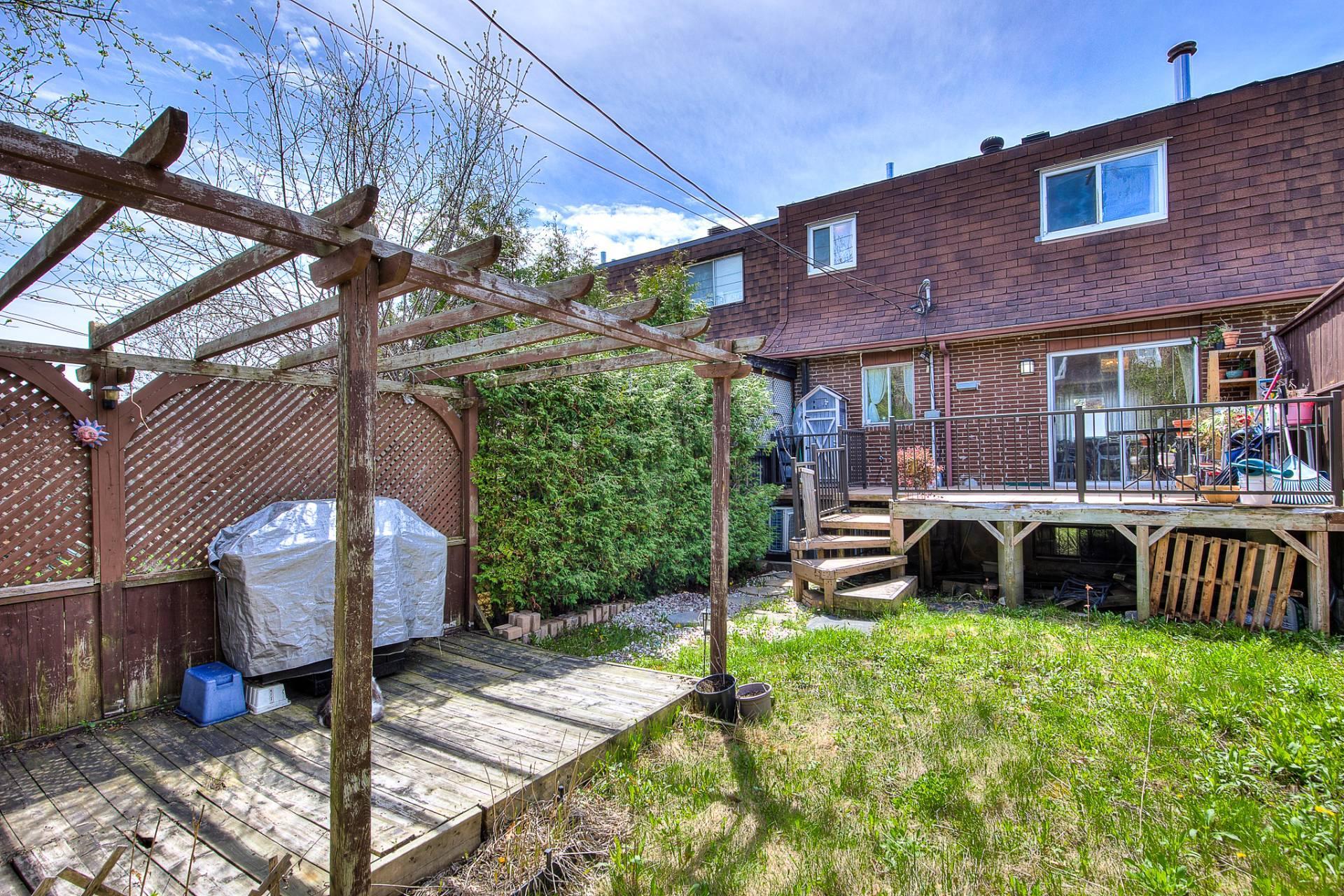 









534


Rue de Megève

,
Laval (Laval-des-Rapides),




QC
H7N5G3

