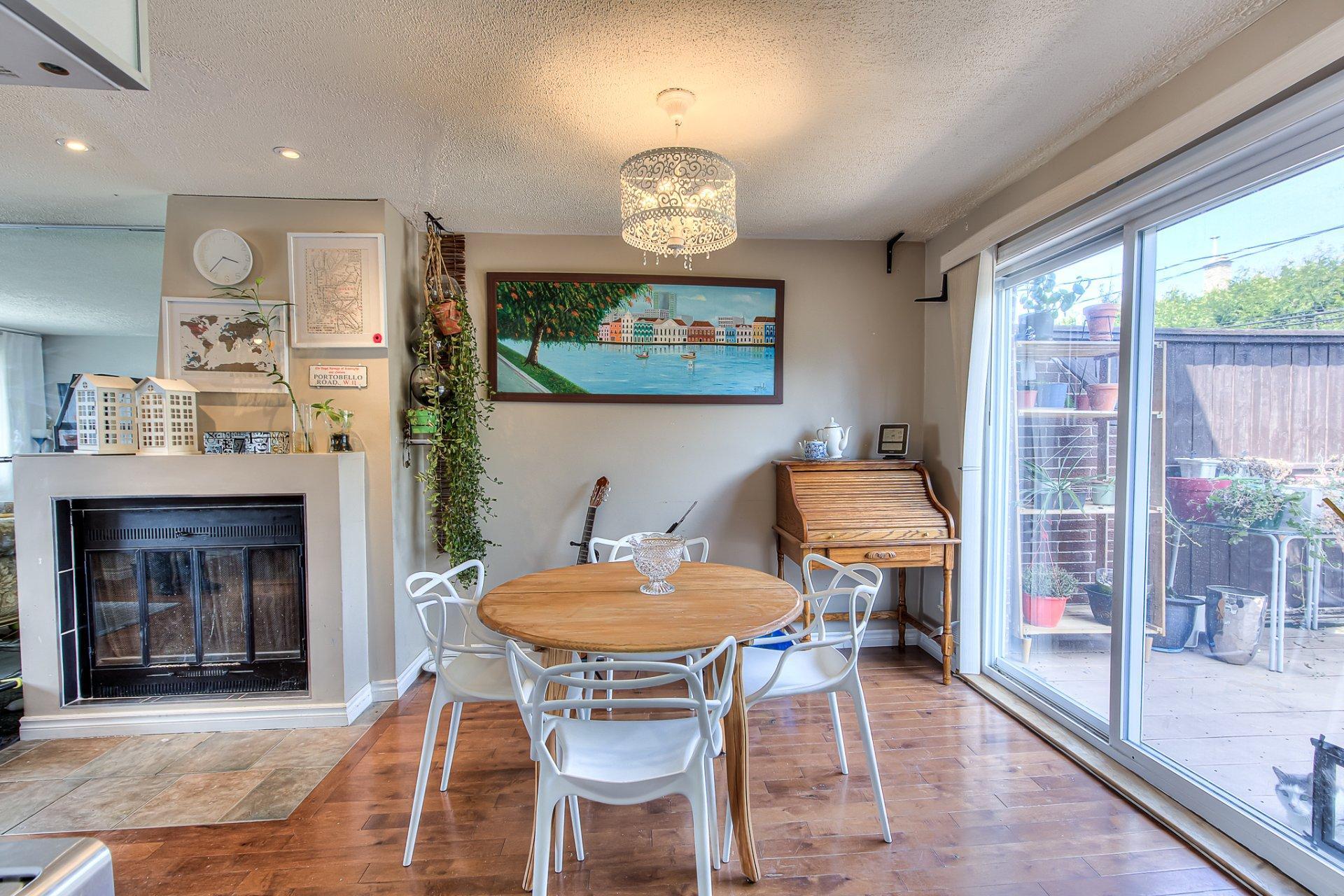 









534


Rue de Megève

,
Laval (Laval-des-Rapides),




QC
H7N5G3

