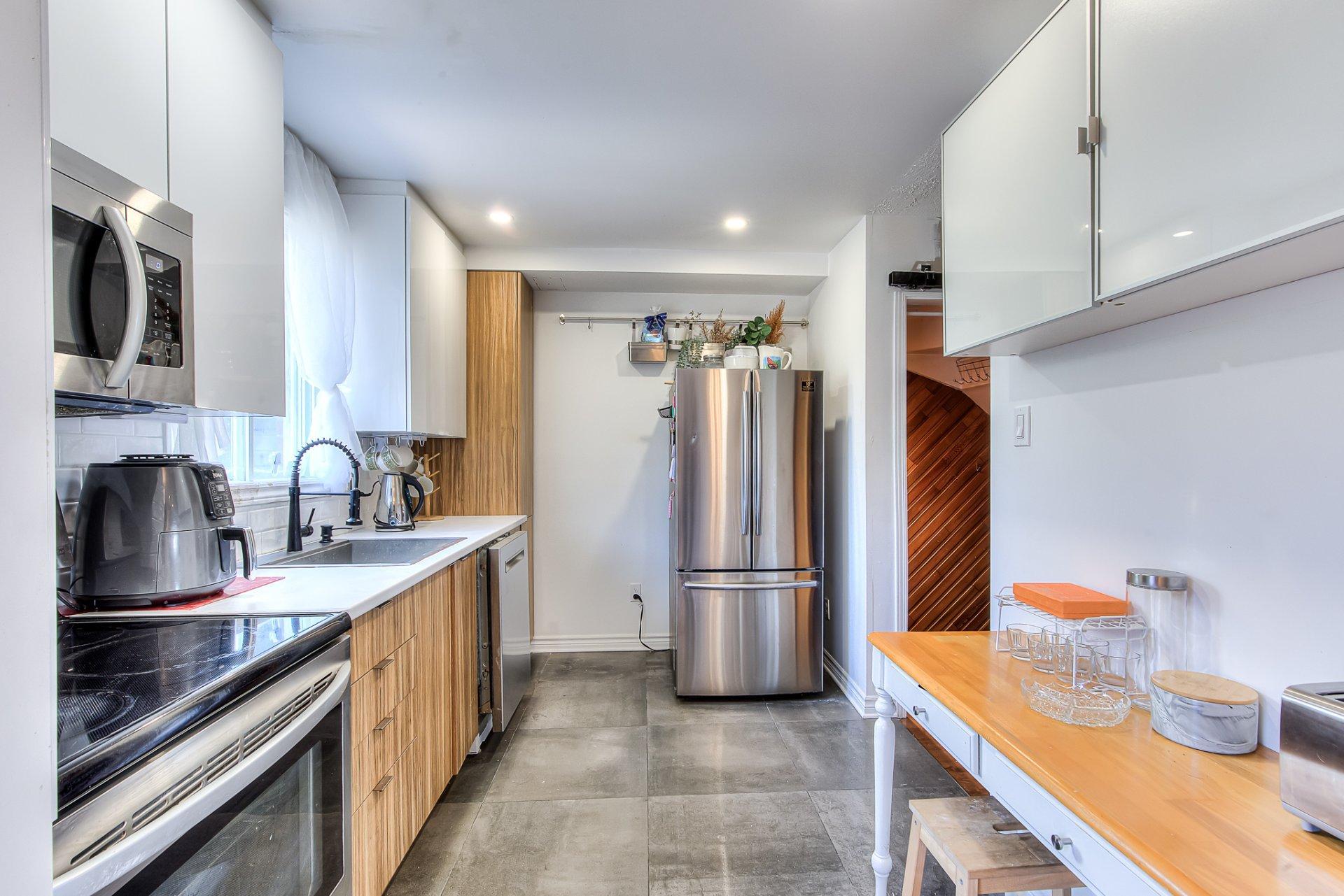 









534


Rue de Megève

,
Laval (Laval-des-Rapides),




QC
H7N5G3

